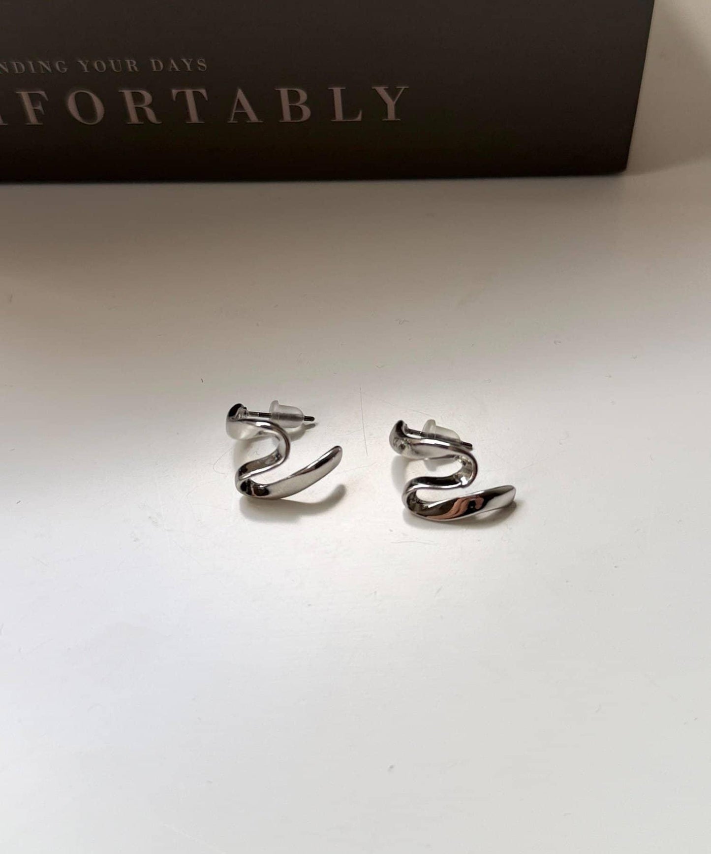 不規則波浪耳環