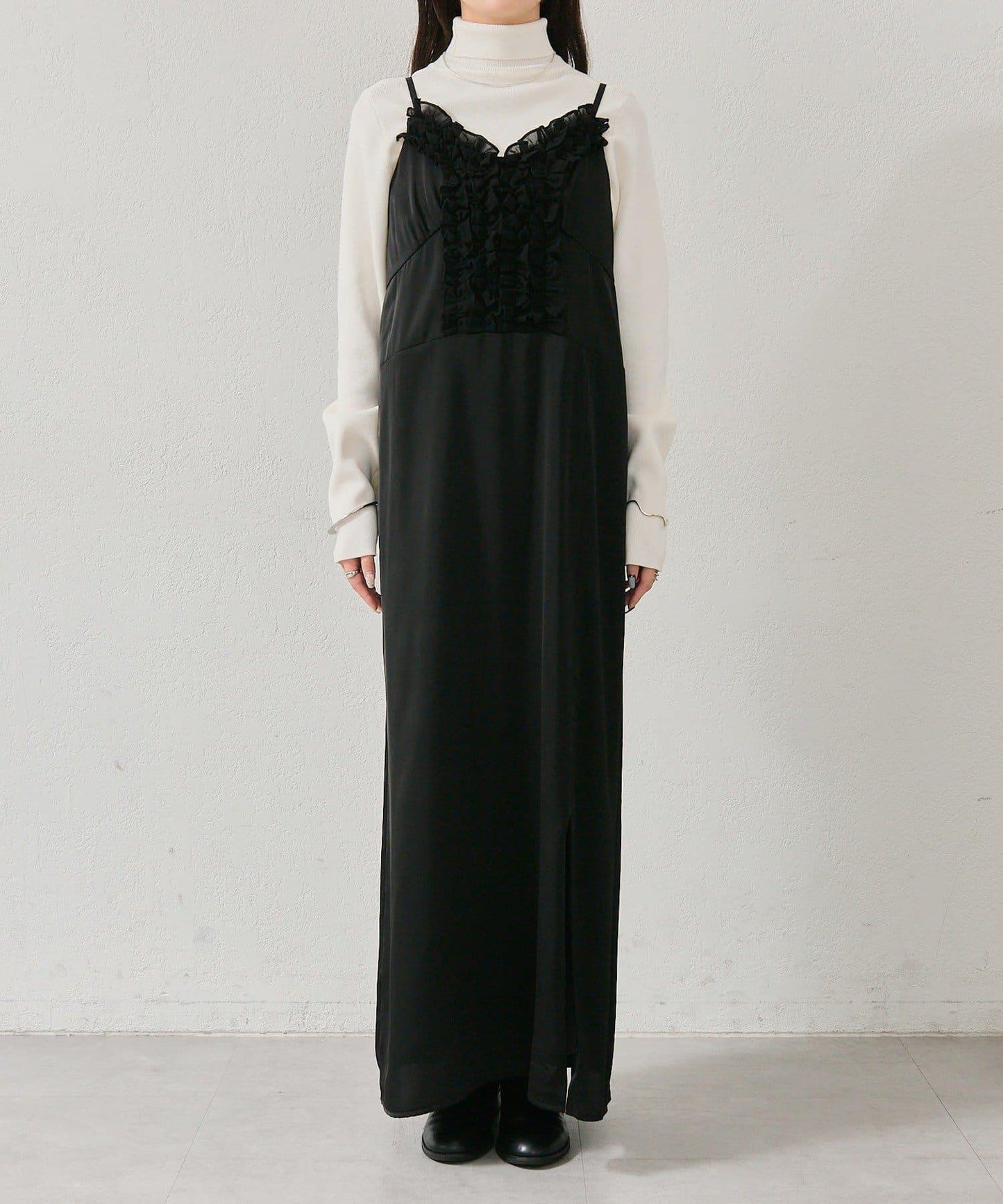 荷葉邊設計吊帶連衣裙