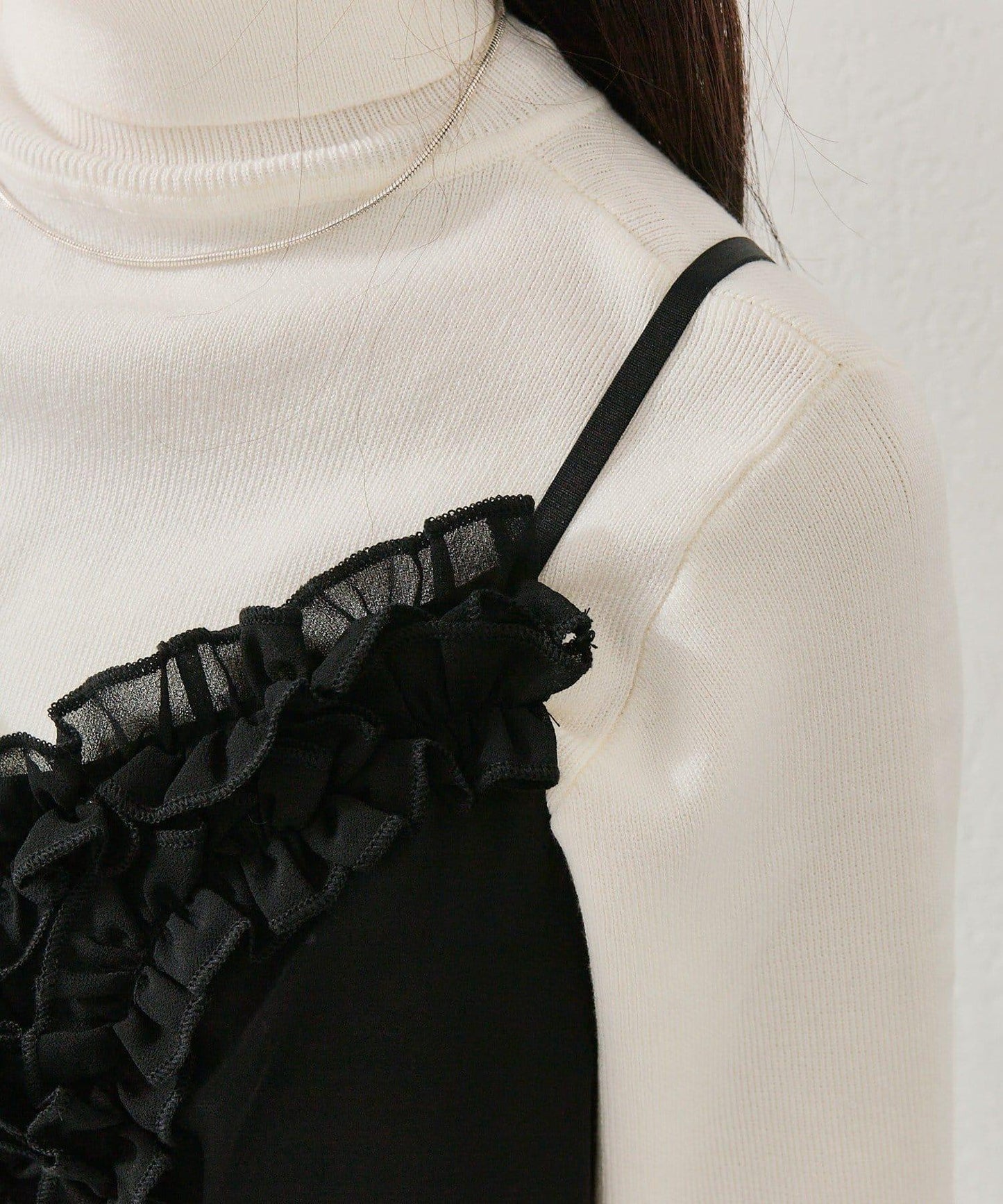 荷葉邊設計吊帶連衣裙