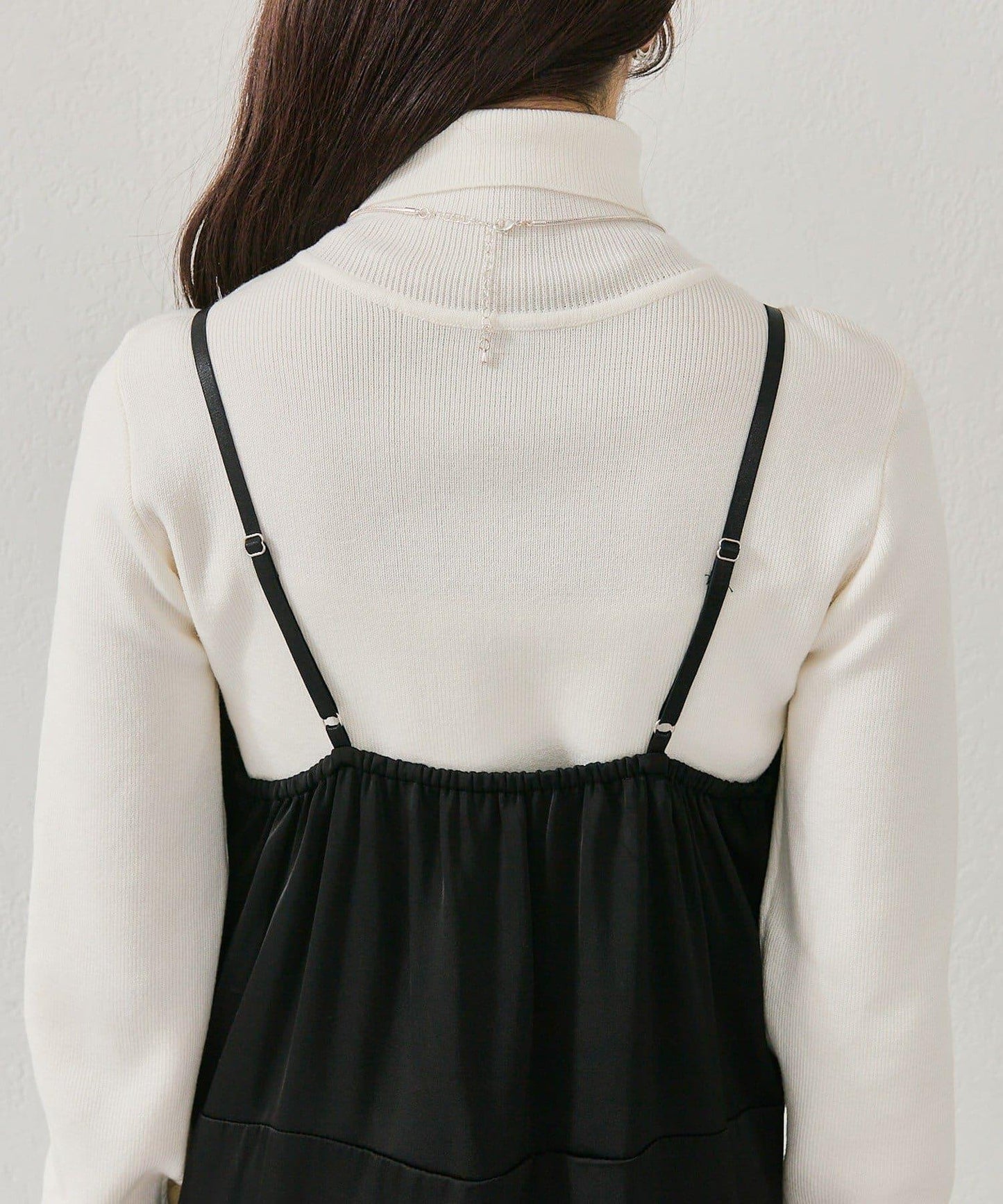 荷葉邊設計吊帶連衣裙