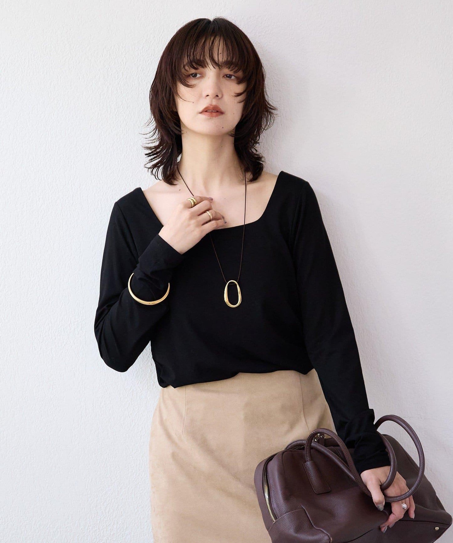 【也適合作為針織衫內搭】方領T恤