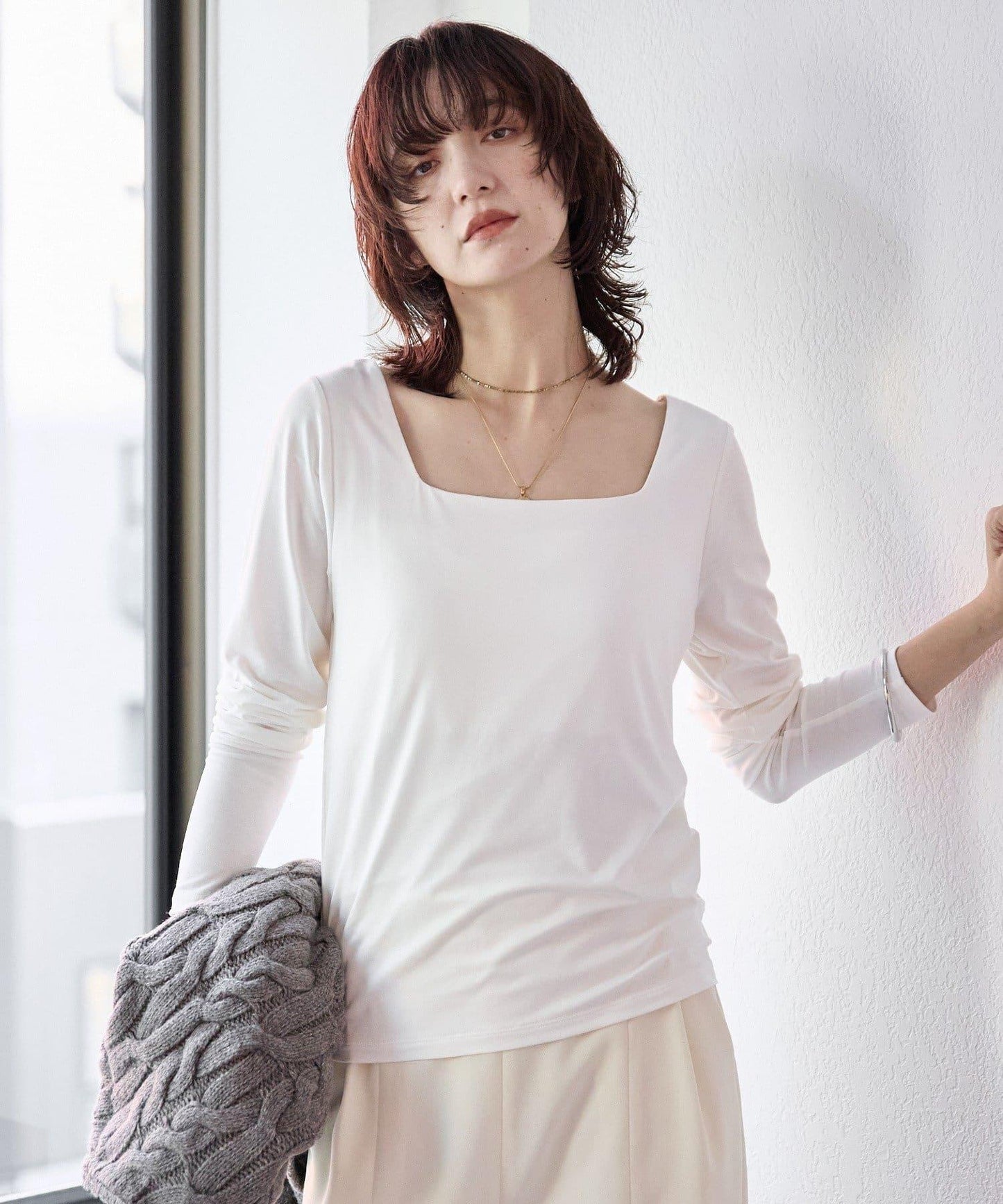 【也適合作為針織衫內搭】方領T恤