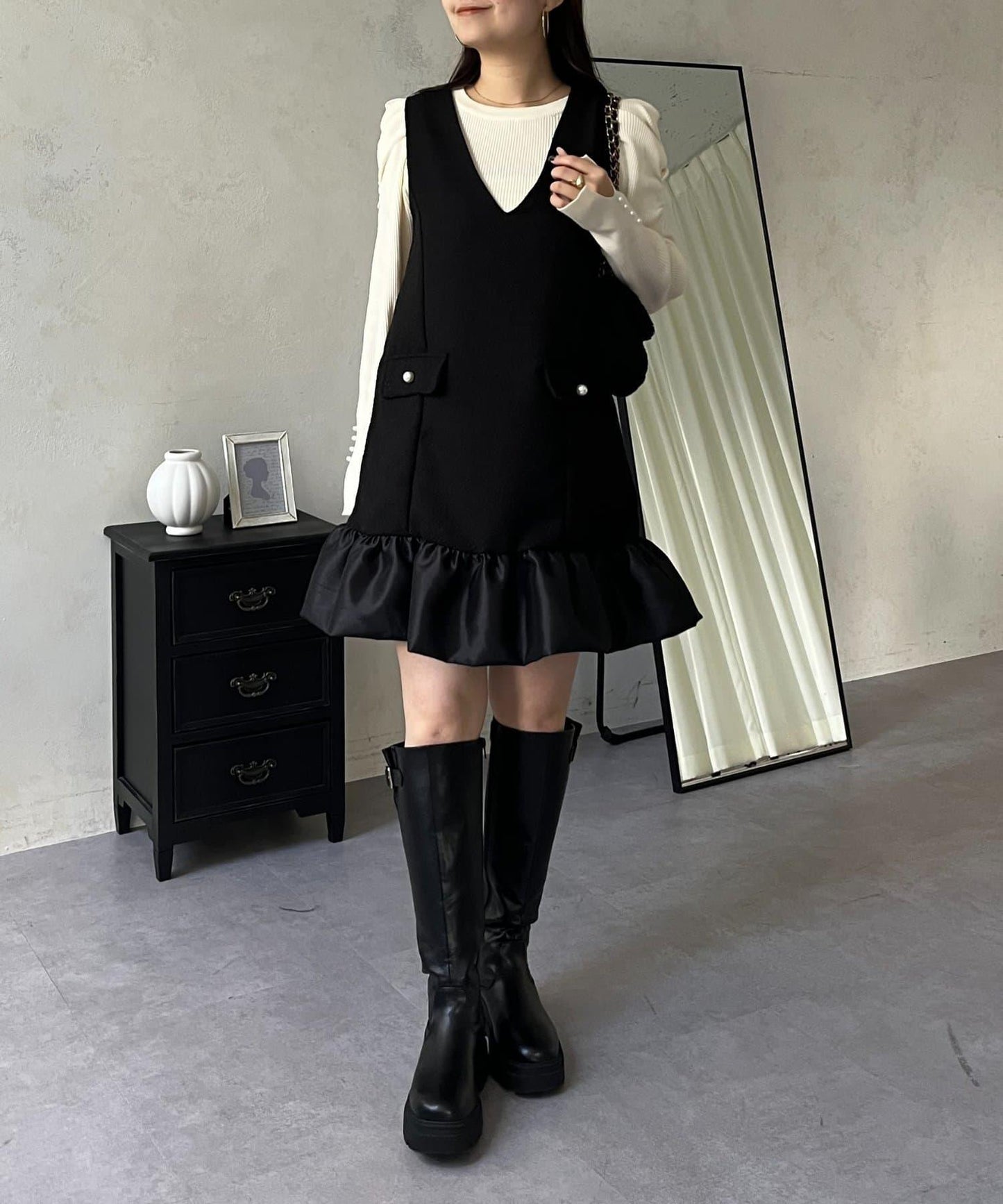 下襬氣球袖呢料連衣裙