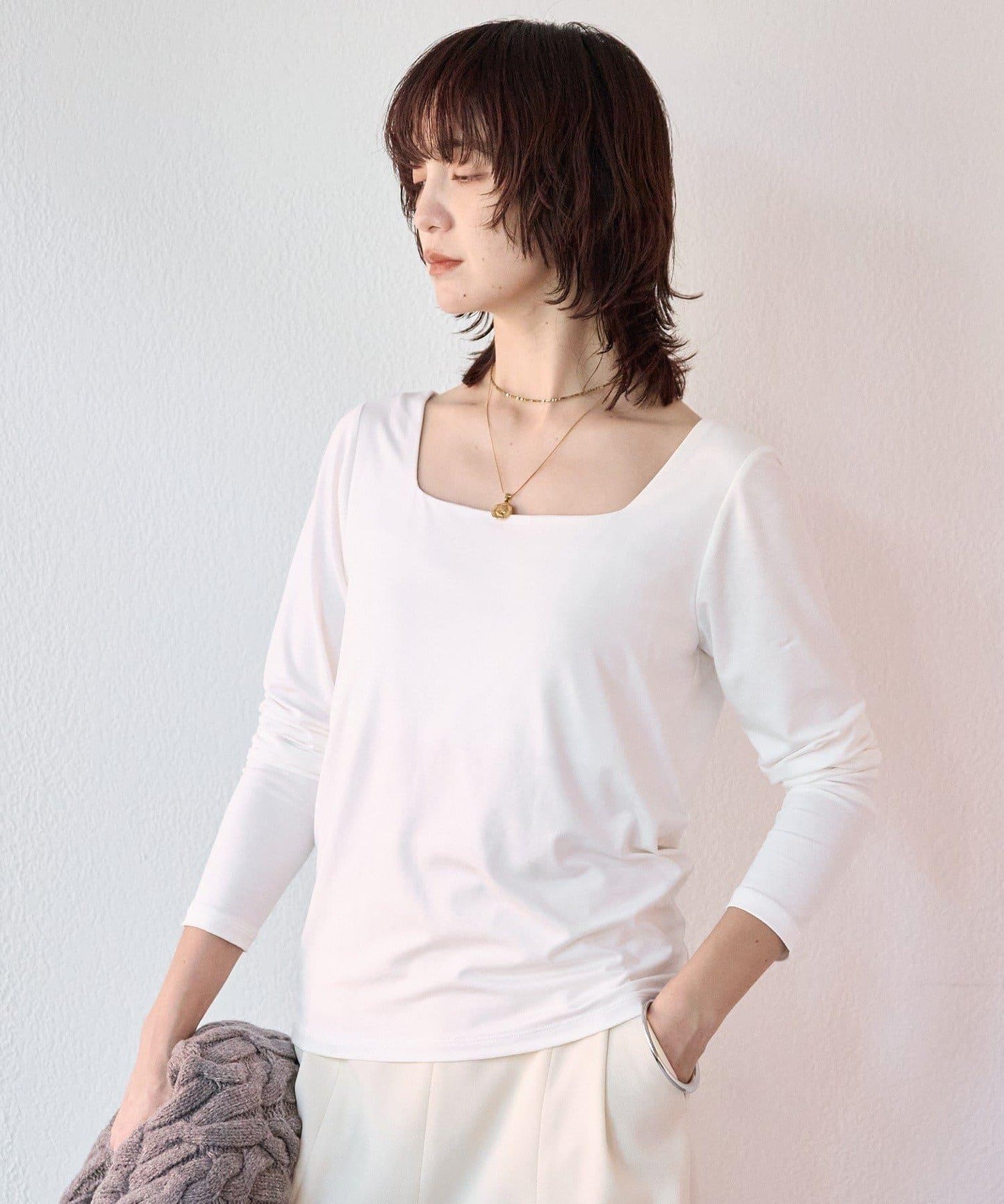 【也適合作為針織衫內搭】方領T恤