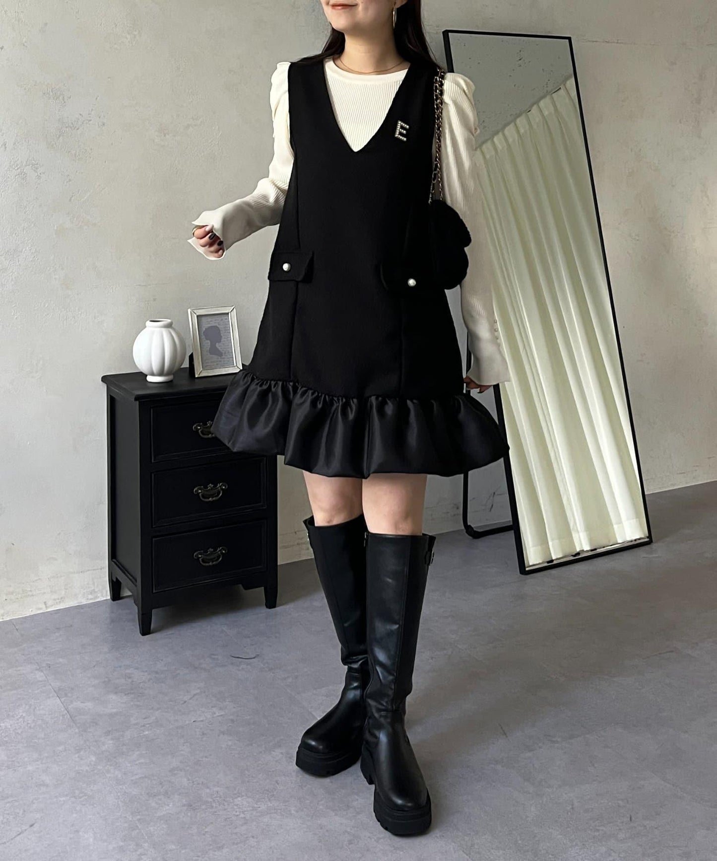 下襬氣球袖呢料連衣裙