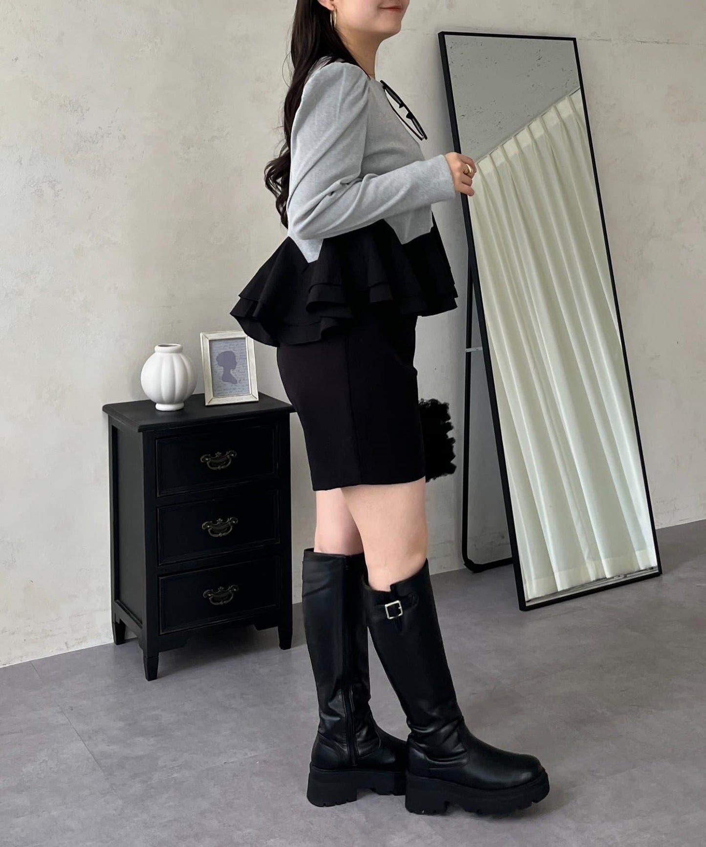 下襬荷葉邊磨毛羅紋針織上衣