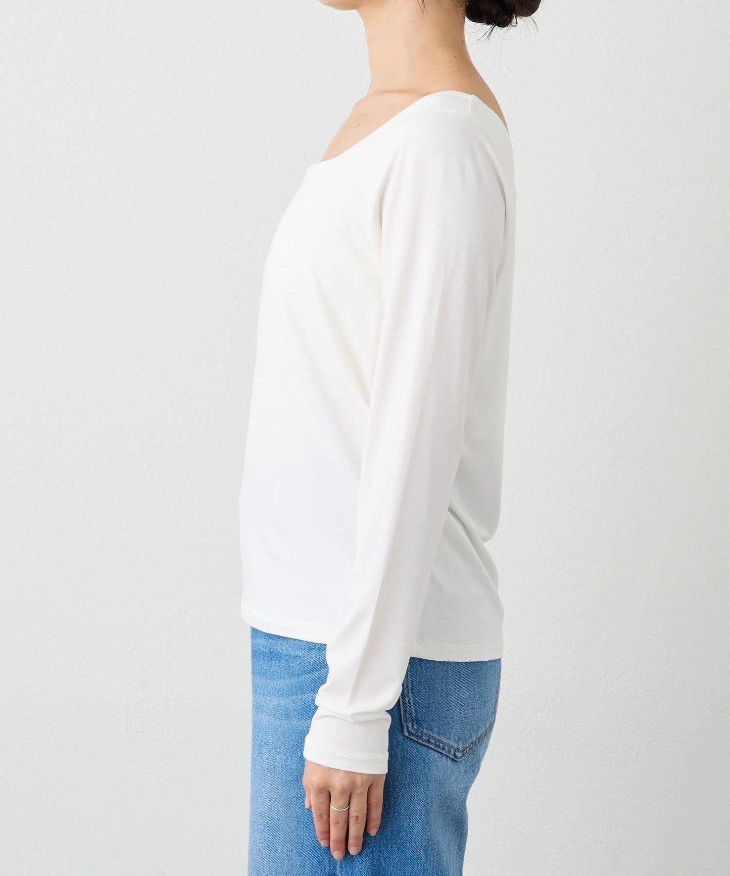 【也適合作為針織衫內搭】方領T恤