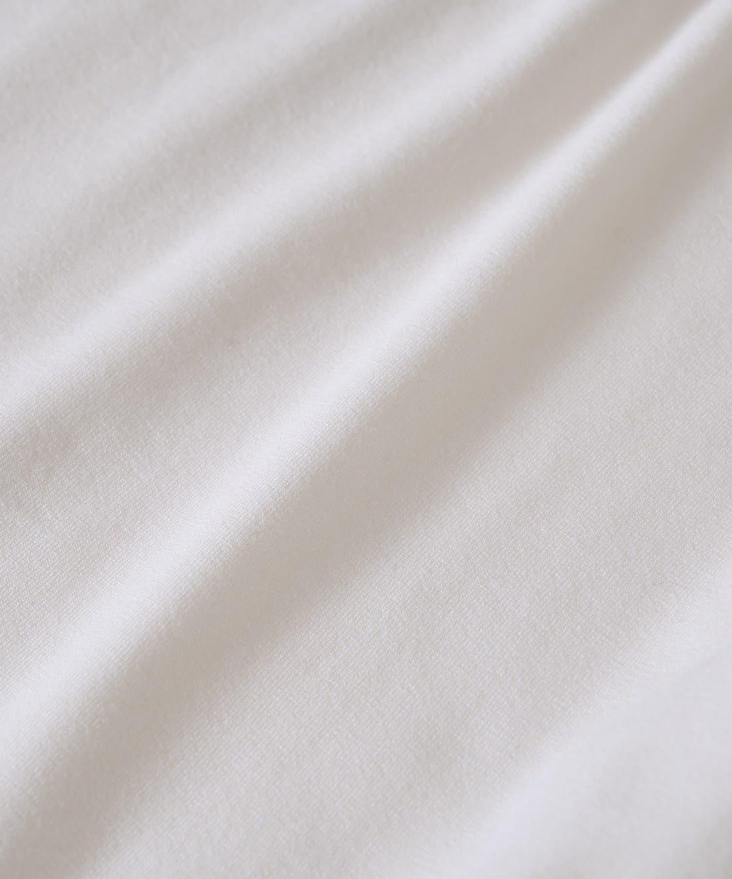 【也適合作為針織衫內搭】方領T恤