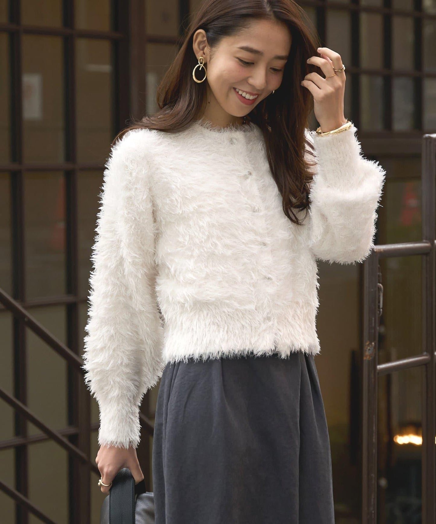 大人女性風格軟質長毛清透紐扣開衫