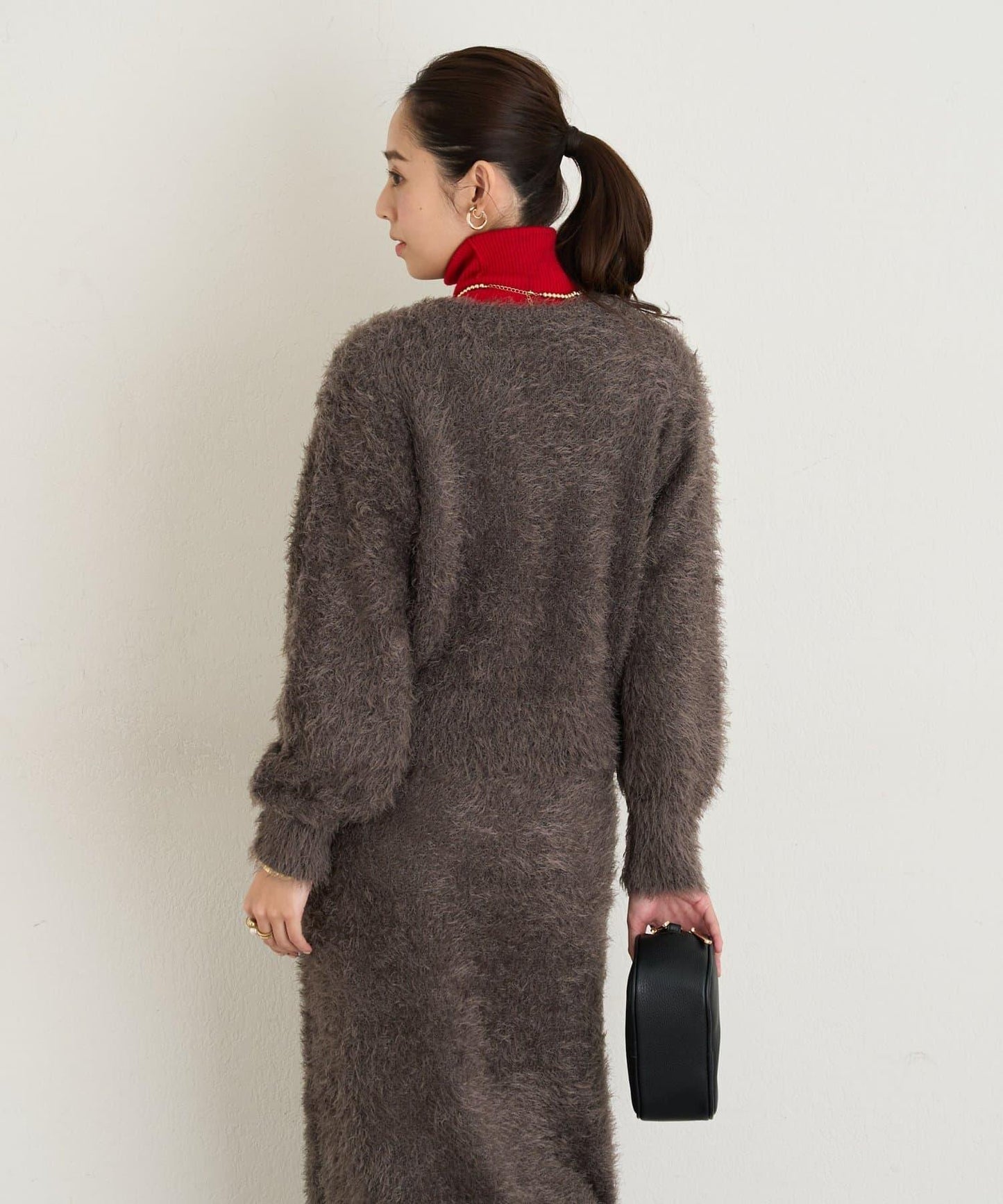 大人女性風格軟質長毛清透紐扣開衫