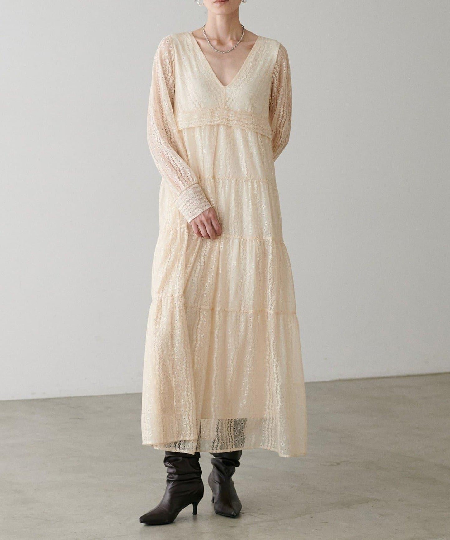 【LARUTA】蕾絲拼接長款連衣裙