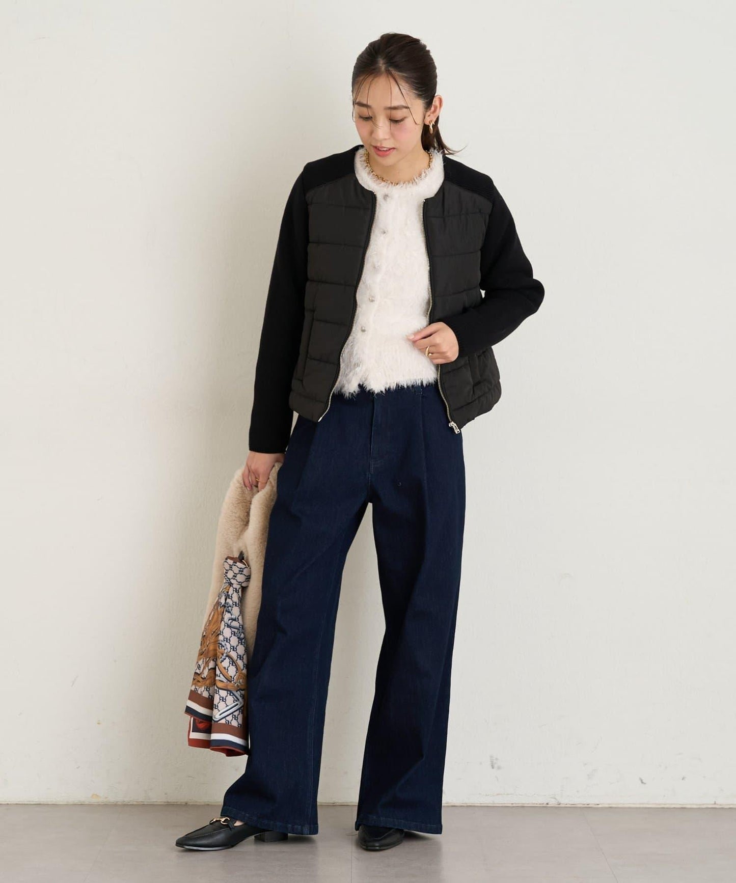 大人女性風格軟質長毛清透紐扣開衫