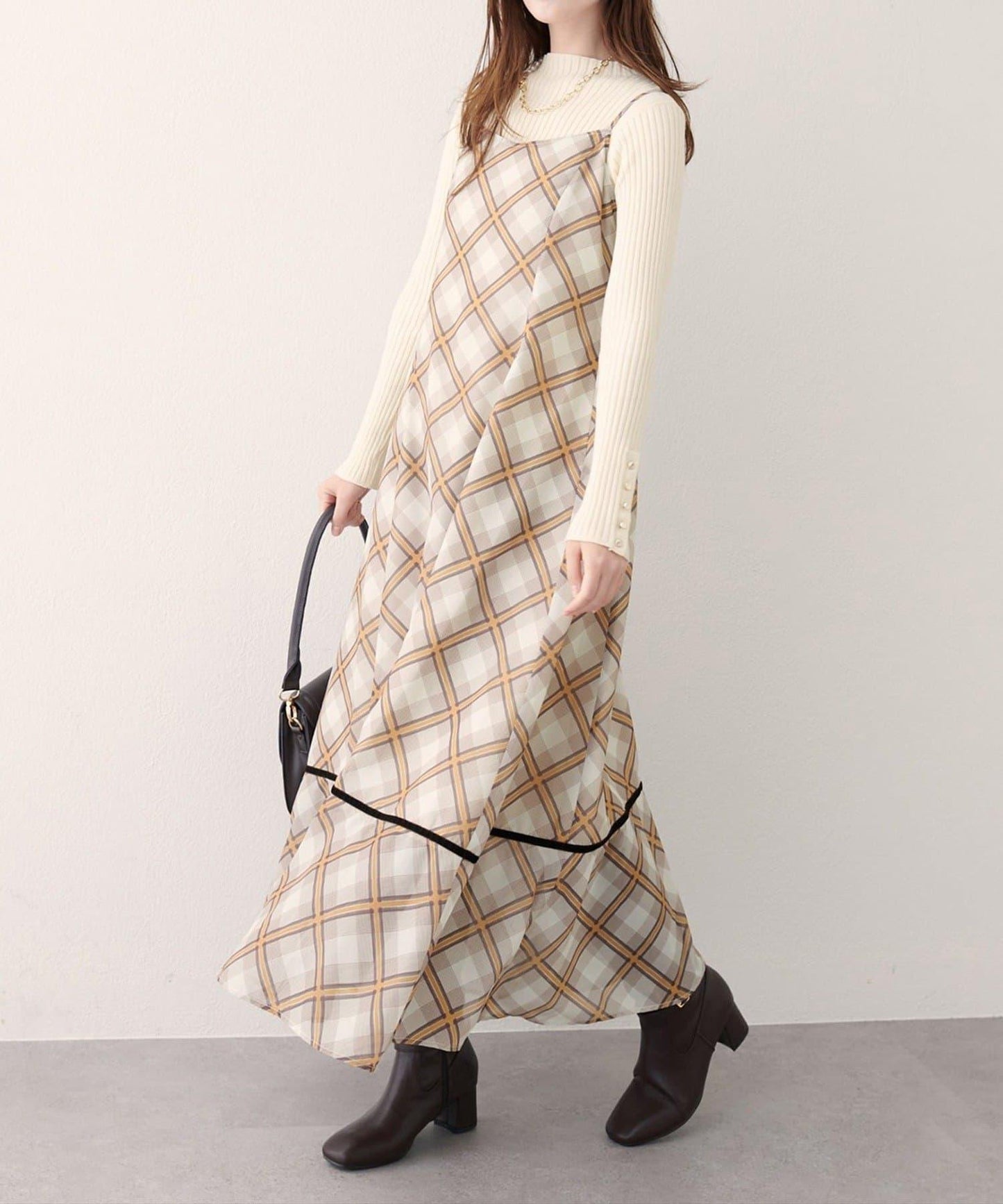 【natural couture】天鵝絨拼接吊帶連衣裙