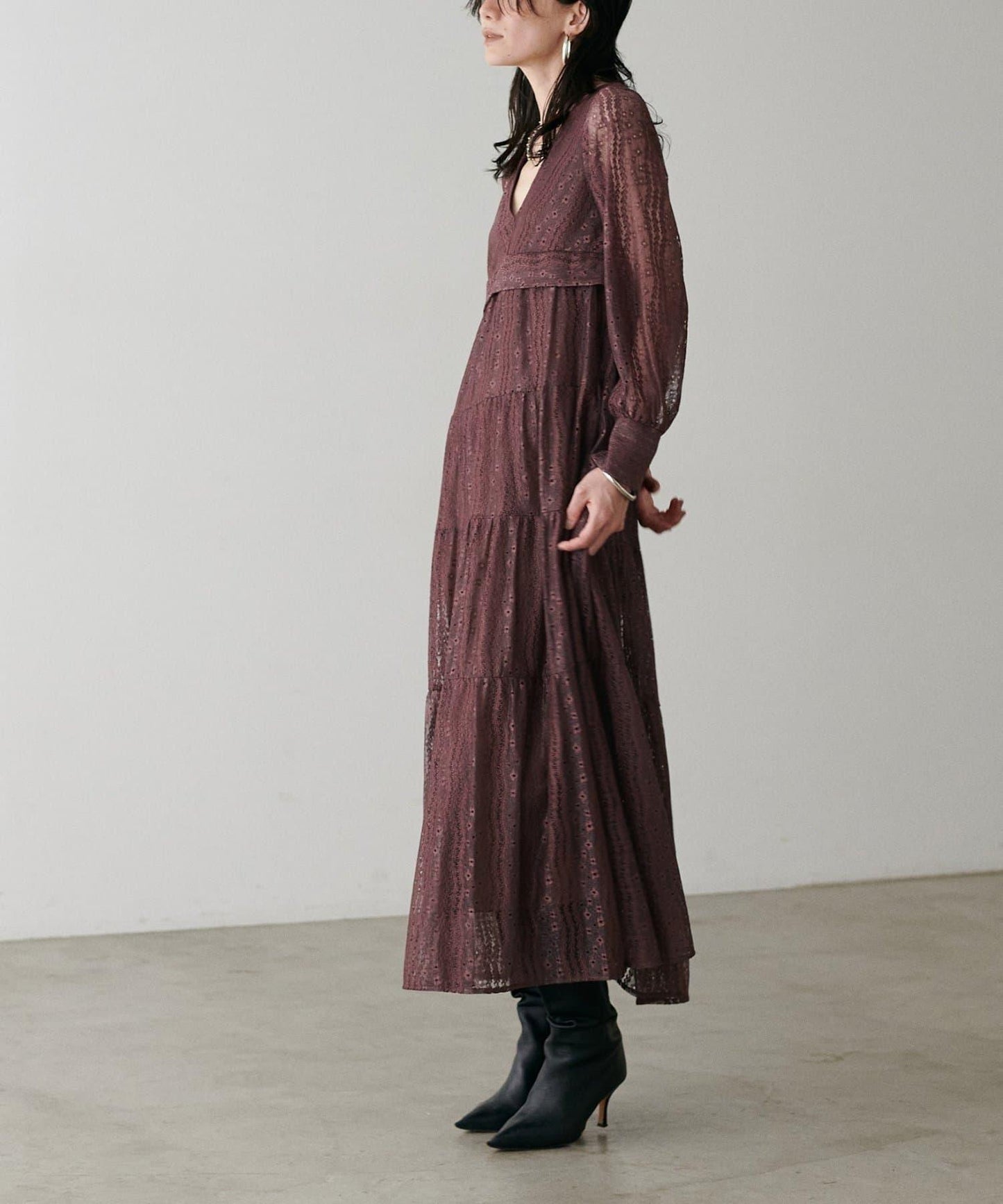 【LARUTA】蕾絲拼接長款連衣裙