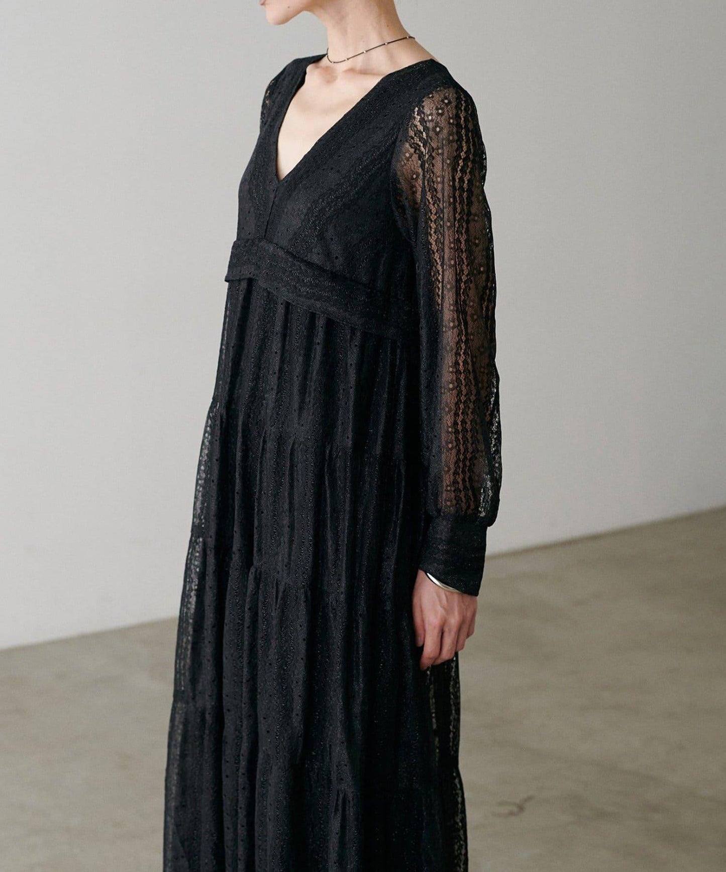 【LARUTA】蕾絲拼接長款連衣裙