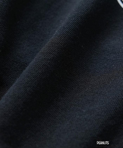 《PEANUTS》 聯名 Travel Friends 圓領衛衣