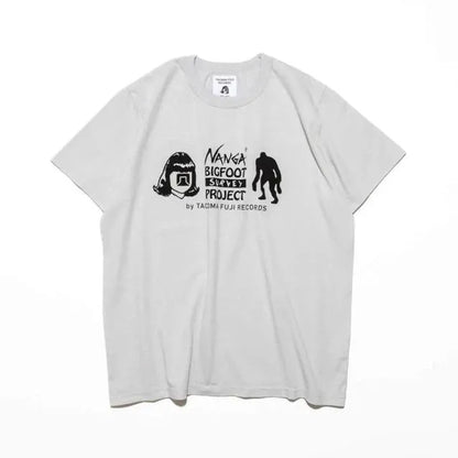 NANGA / NANGA x TACOMA FUJI RECORDS BIGFOOT SURVEY PROJECT LOGO印花短袖T恤