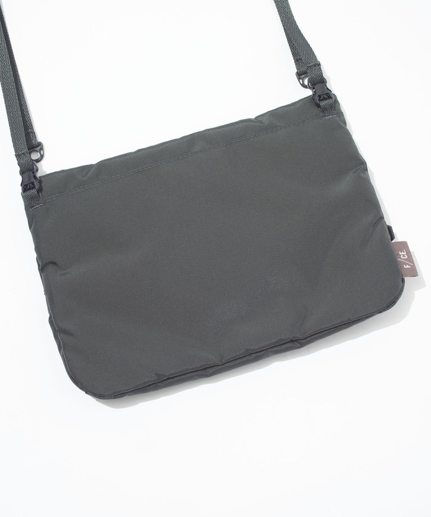 F/CE. 420 re/cor 輕便斜挎包