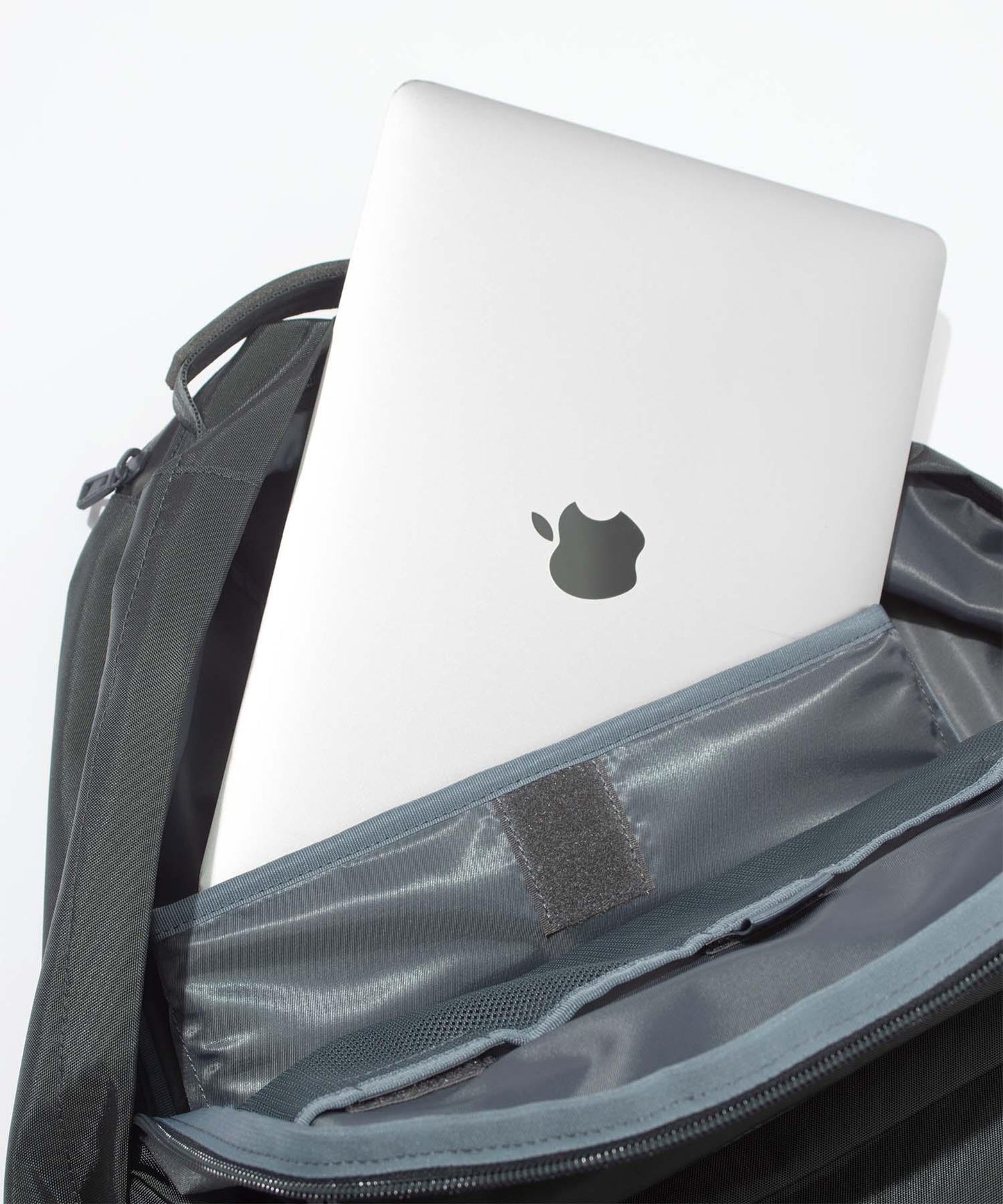 F/CE. 420 re/cor TECHNICAL DAY PACK 輕量技術揹包