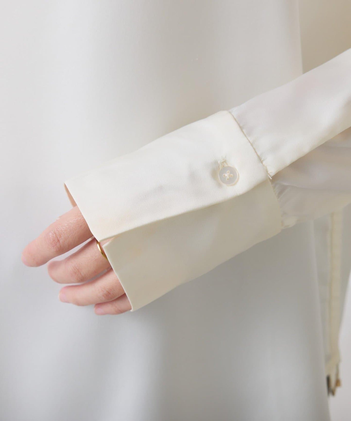 【必買襯衫】緞面側抽繩T恤襯衫/禮服