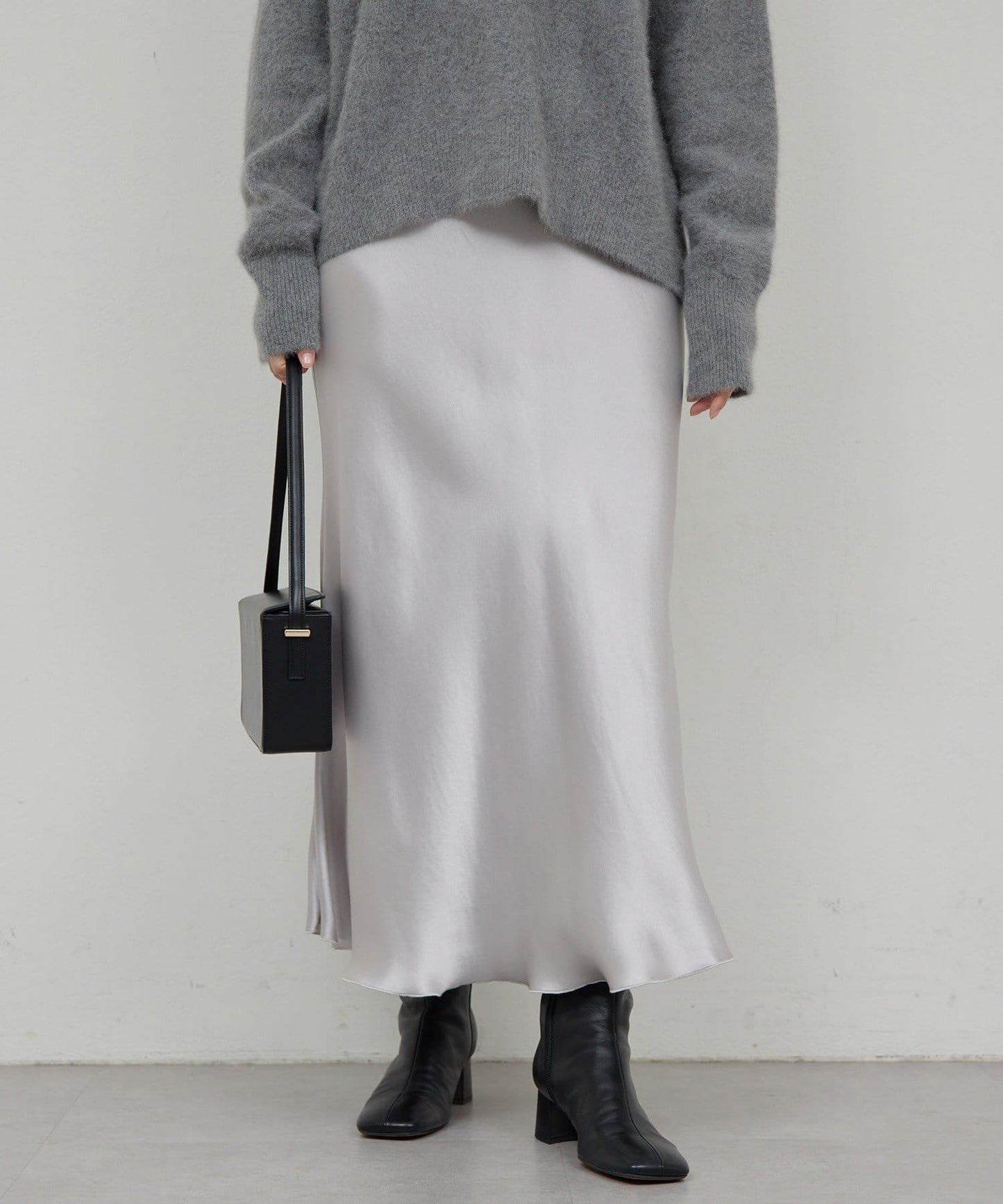 【近日開始】ACE斜裁半身裙