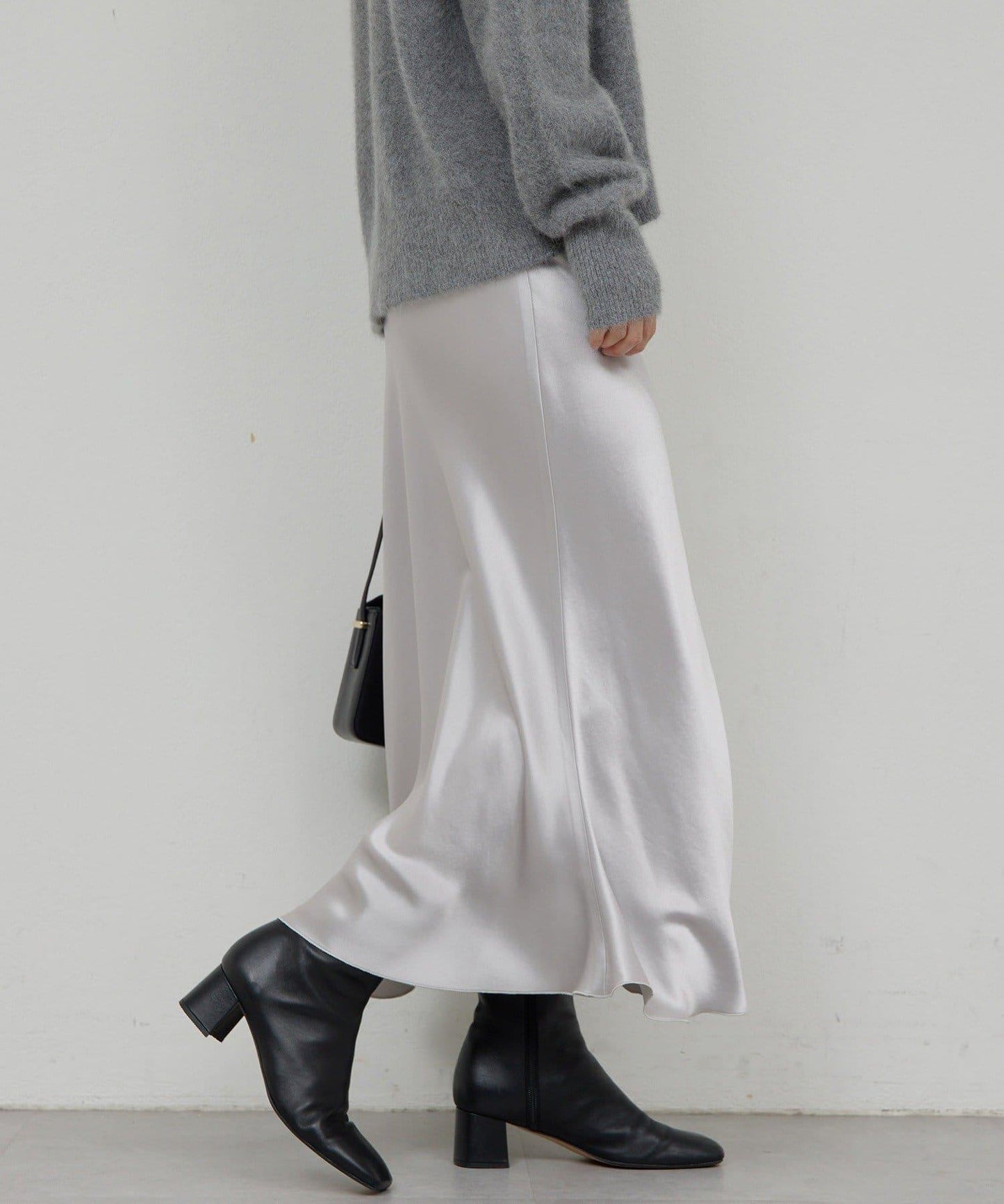 【近日開始】ACE斜裁半身裙