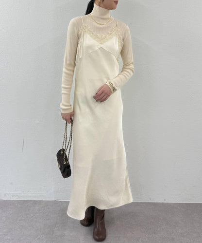 蕾絲吊帶連衣裙