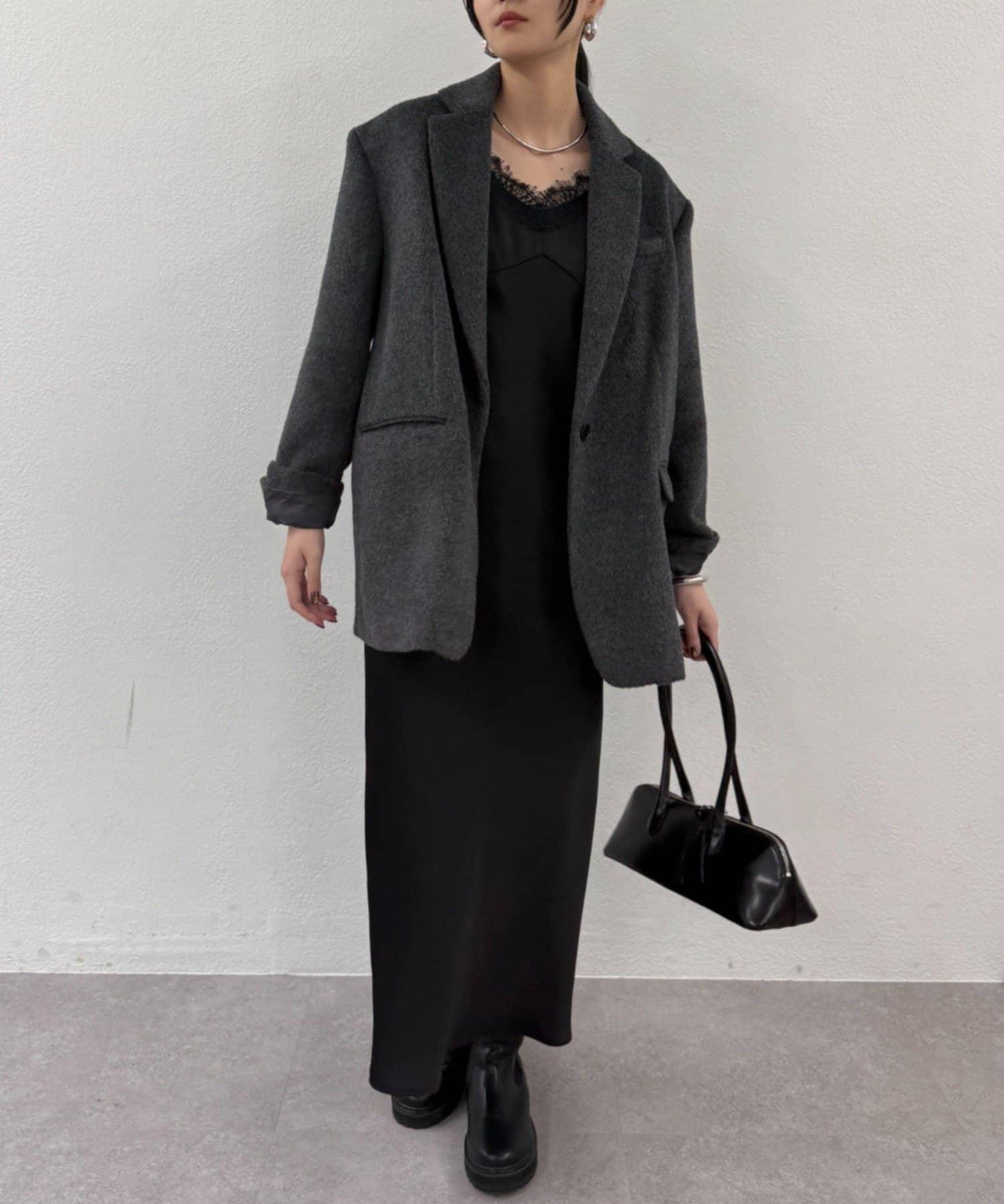 蕾絲吊帶連衣裙