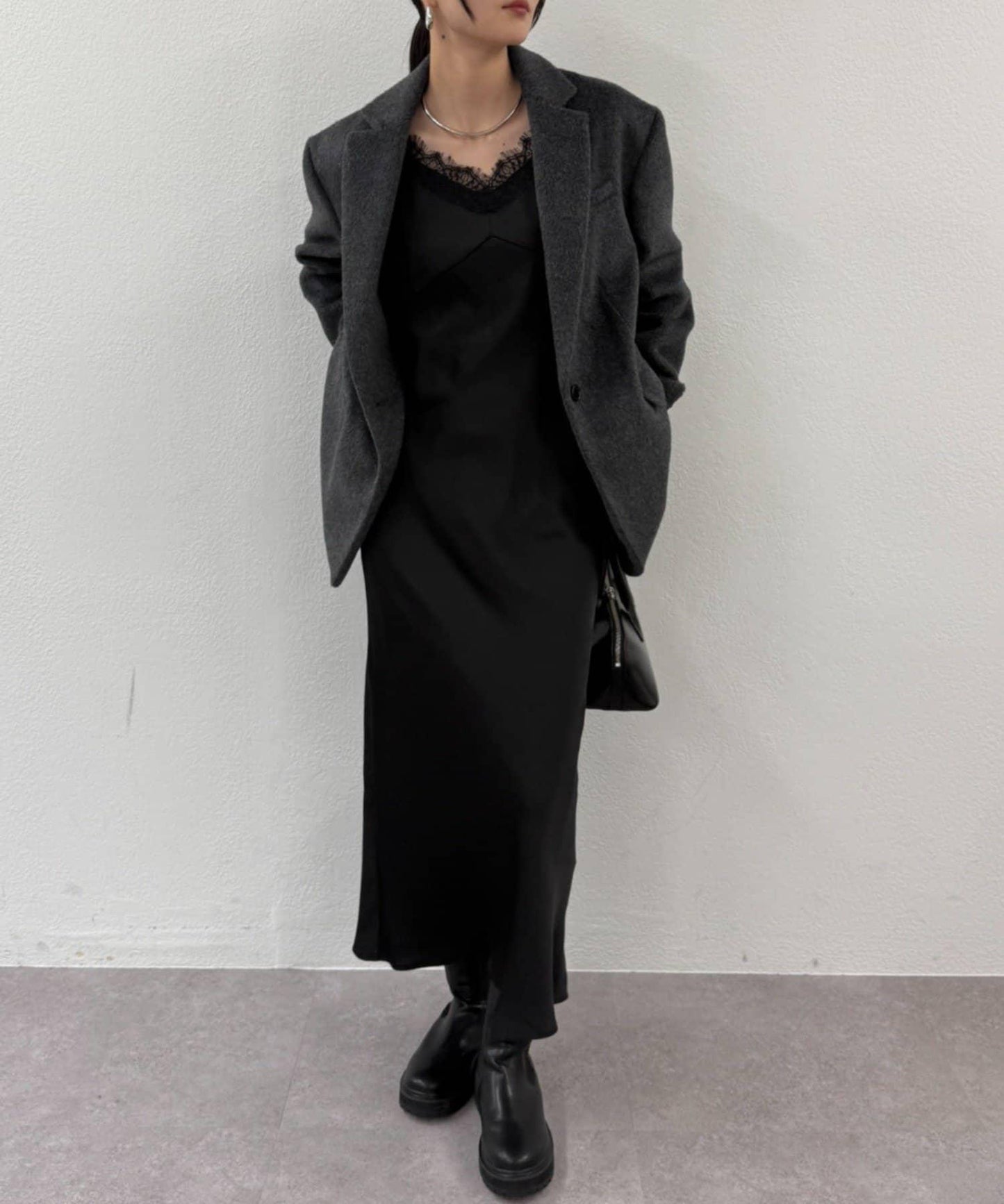 蕾絲吊帶連衣裙