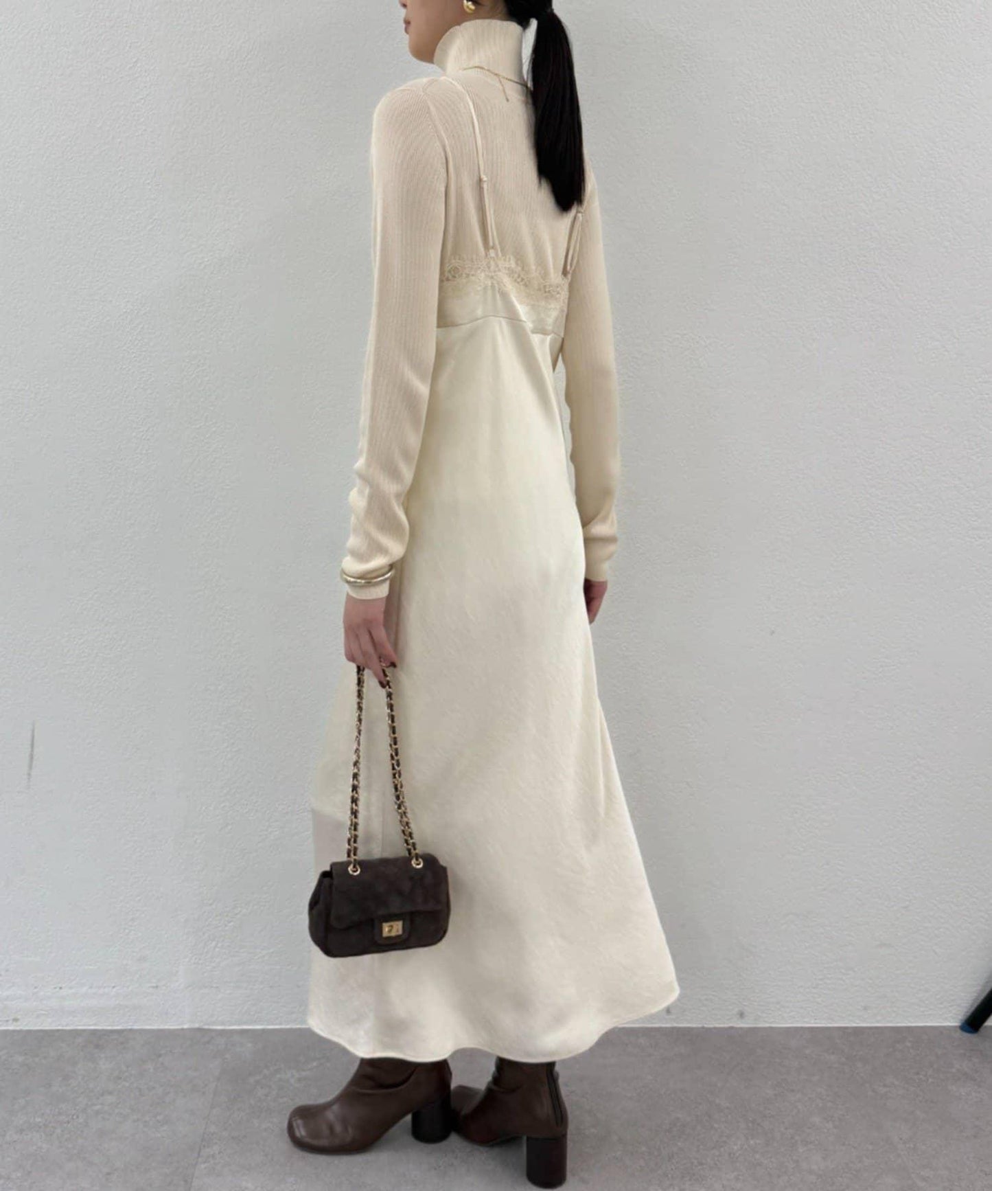 蕾絲吊帶連衣裙