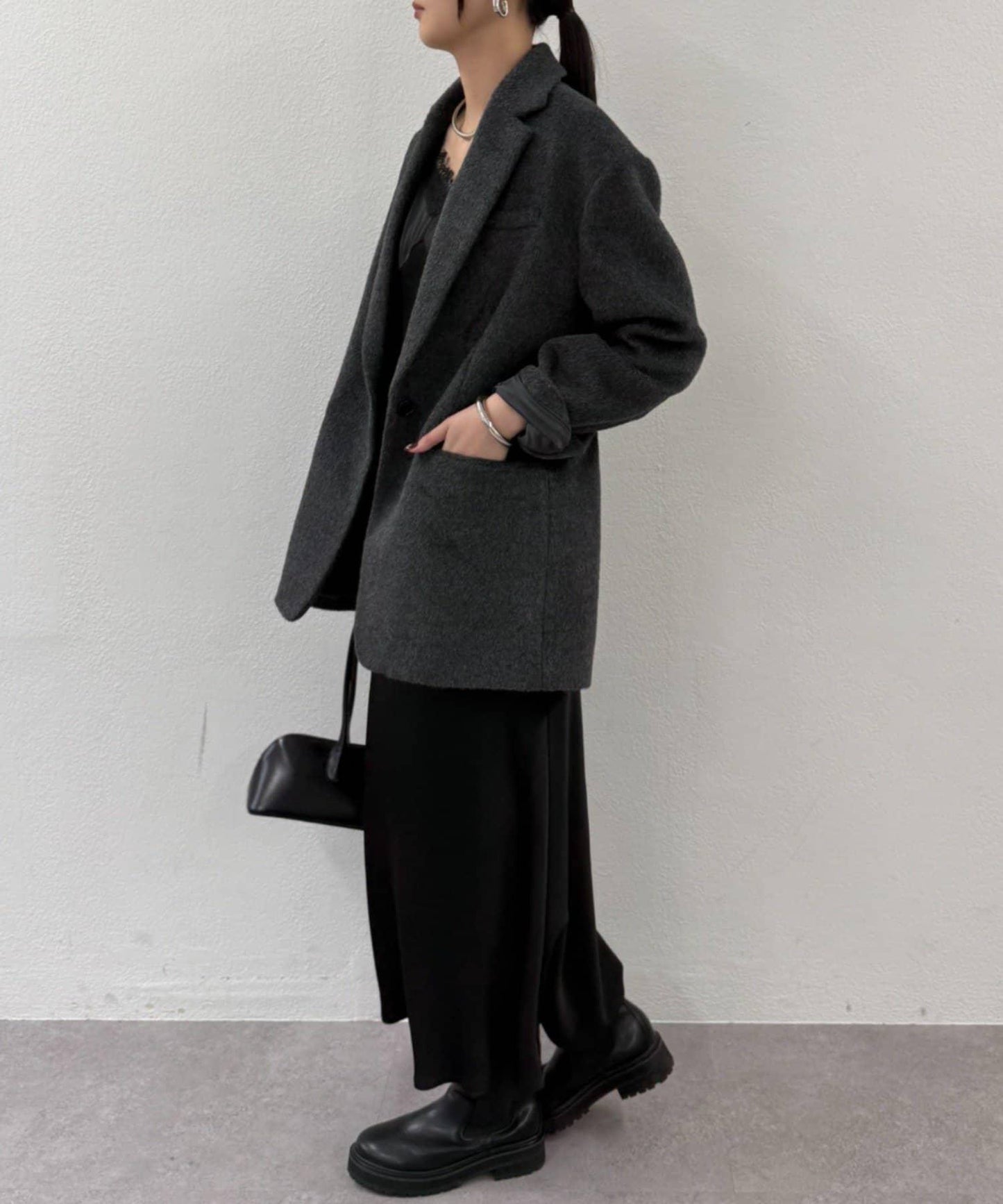 蕾絲吊帶連衣裙