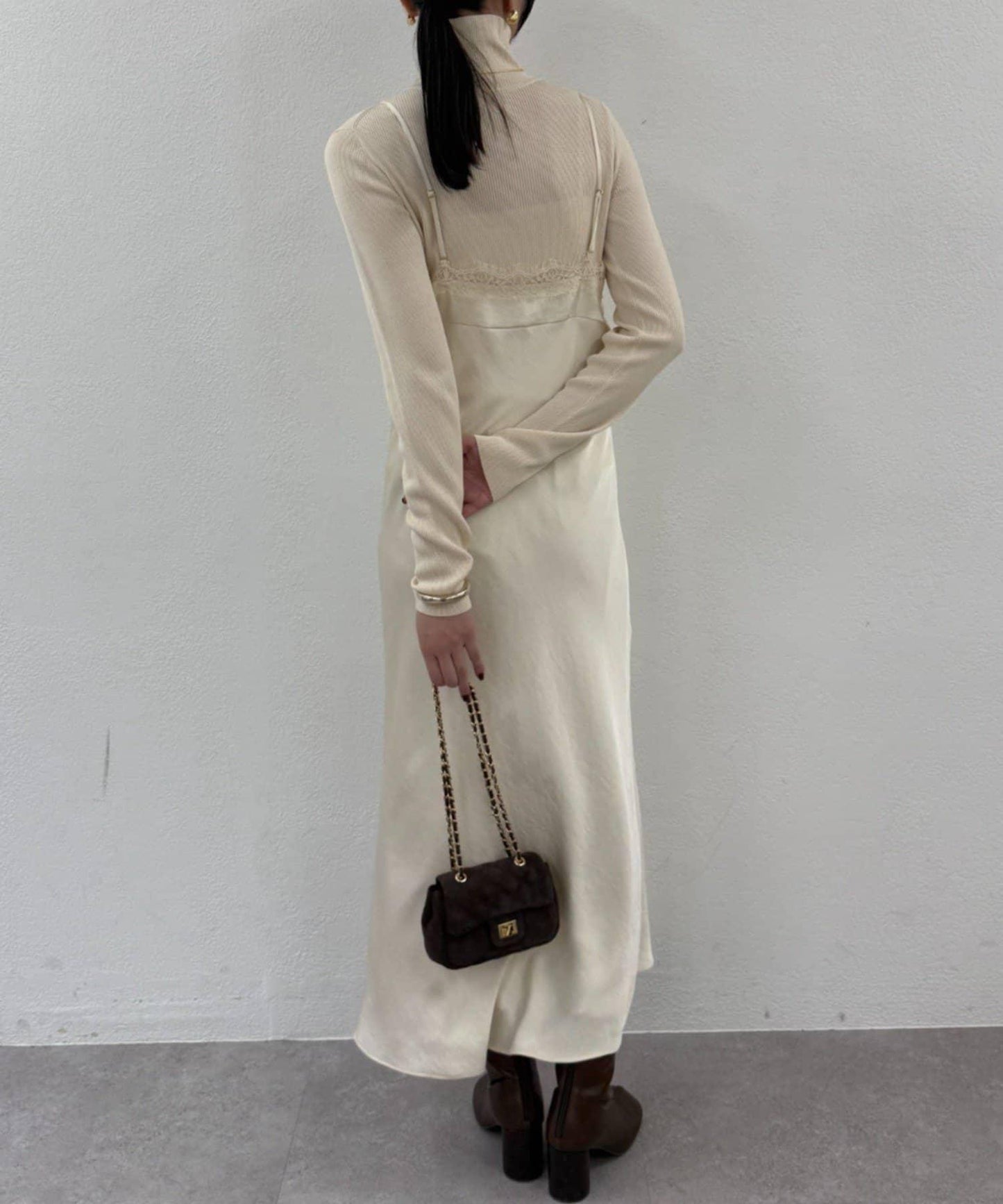 蕾絲吊帶連衣裙