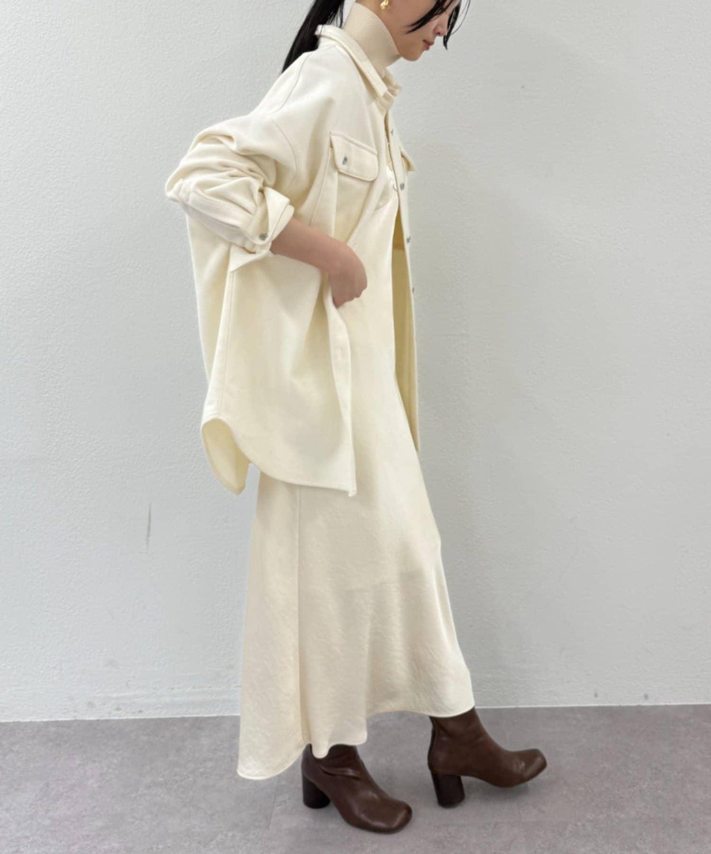 蕾絲吊帶連衣裙