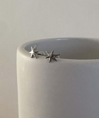 〈GOLDY/ゴールディ〉星塵耳釘