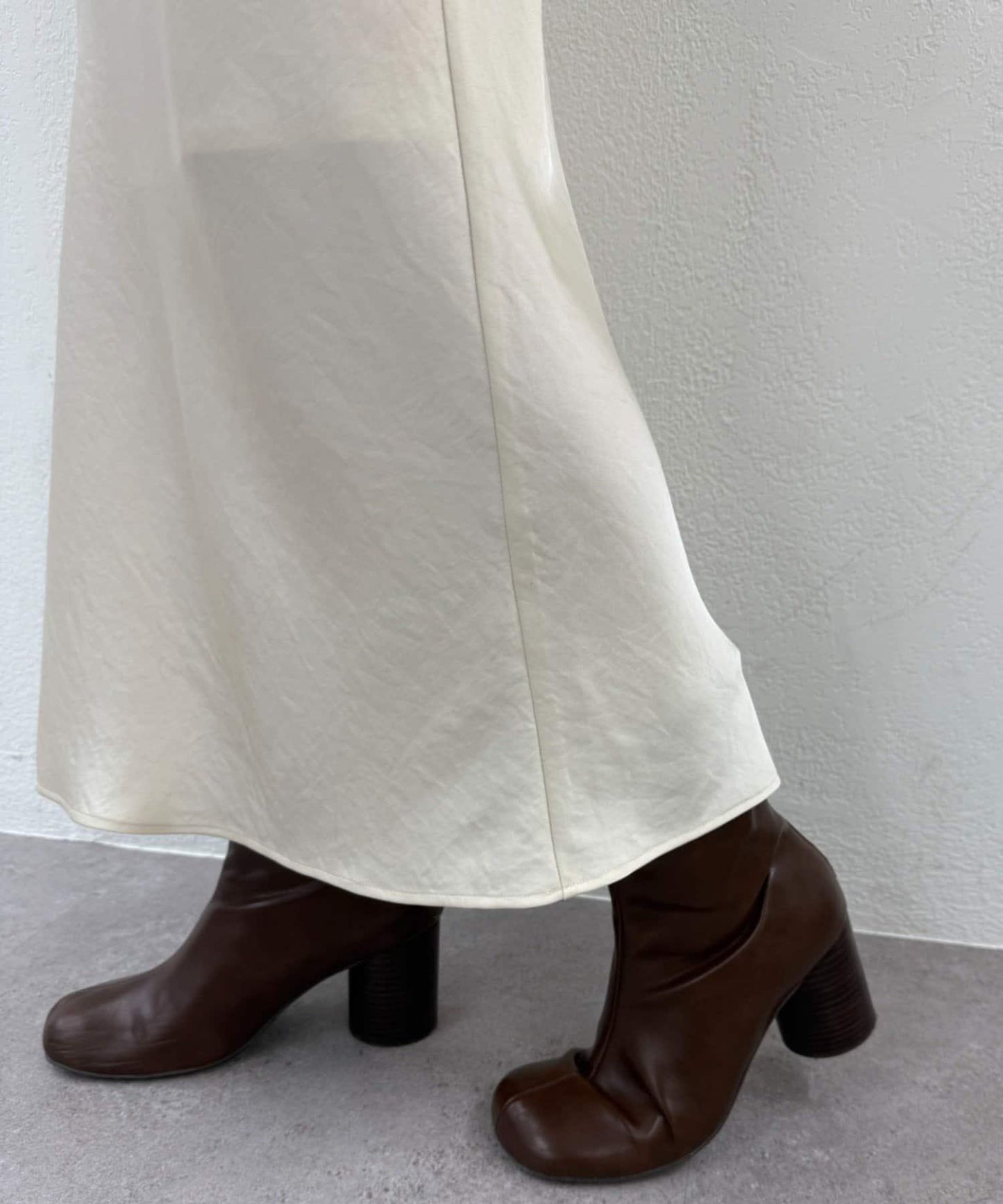 蕾絲吊帶連衣裙