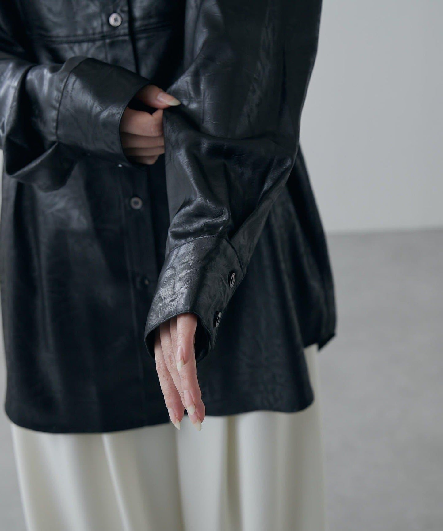 緞面皮質感襯衫