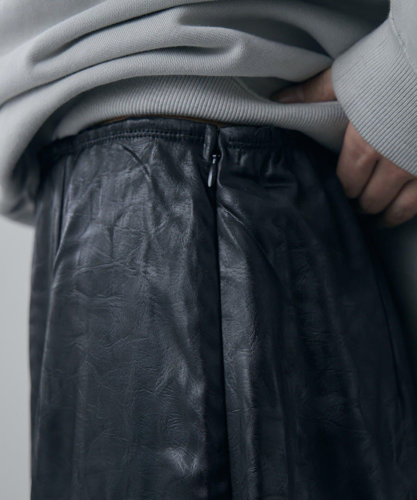 緞面仿皮半身裙