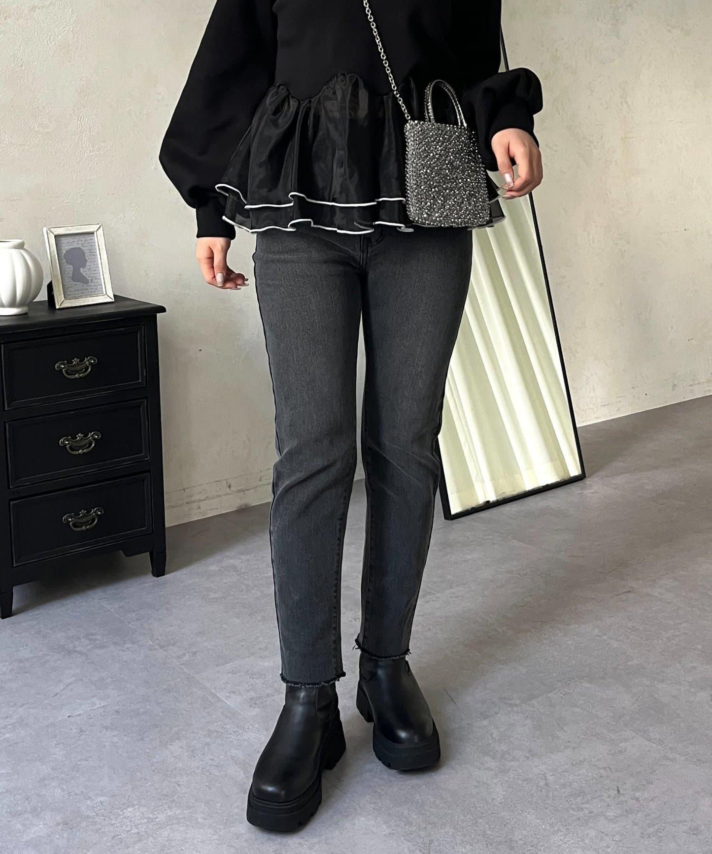 【MOMO】內層微絨彈力錐形牛仔褲