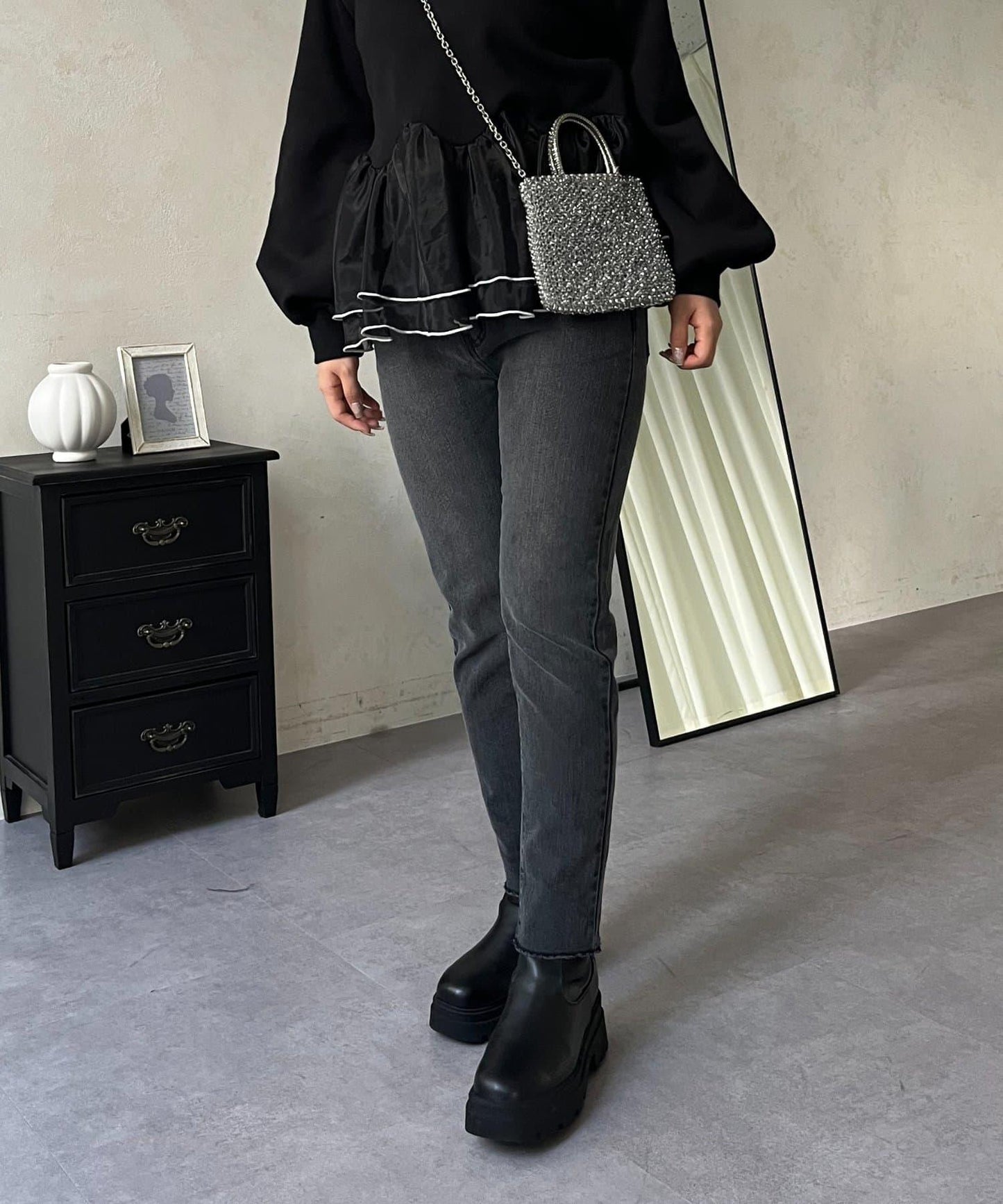 【MOMO】內層微絨彈力錐形牛仔褲