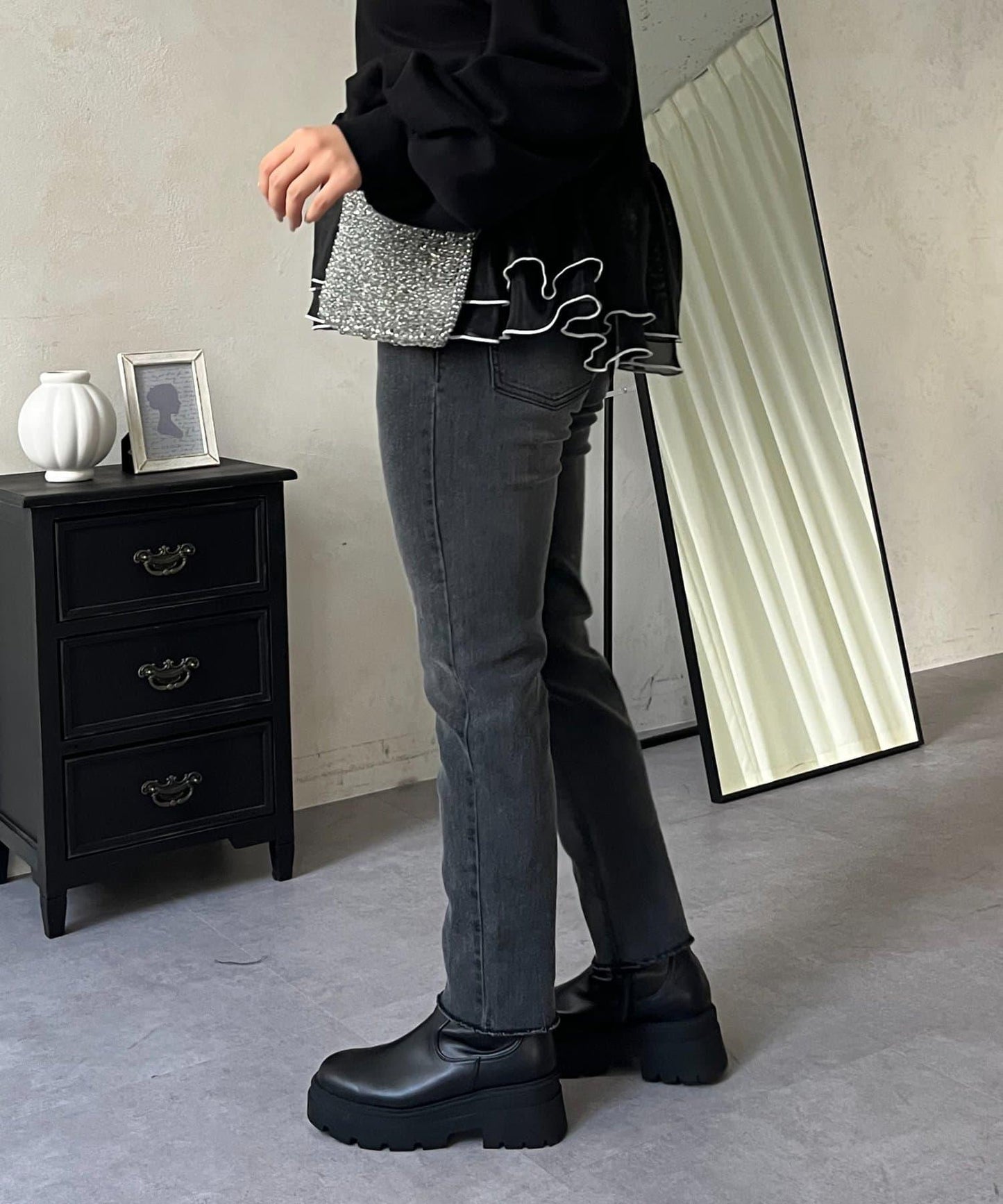 【MOMO】內層微絨彈力錐形牛仔褲