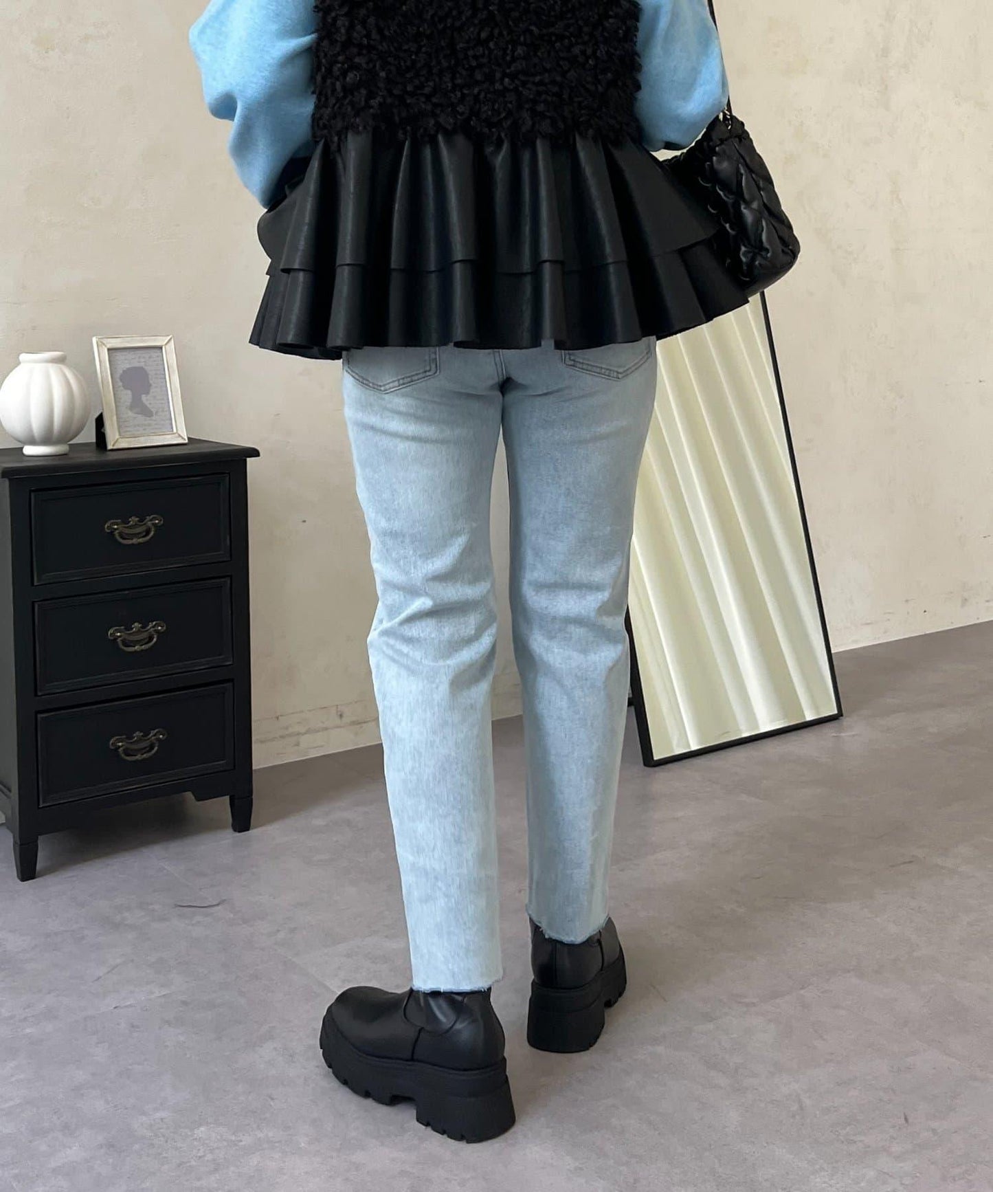 【MOMO】內層微絨彈力錐形牛仔褲