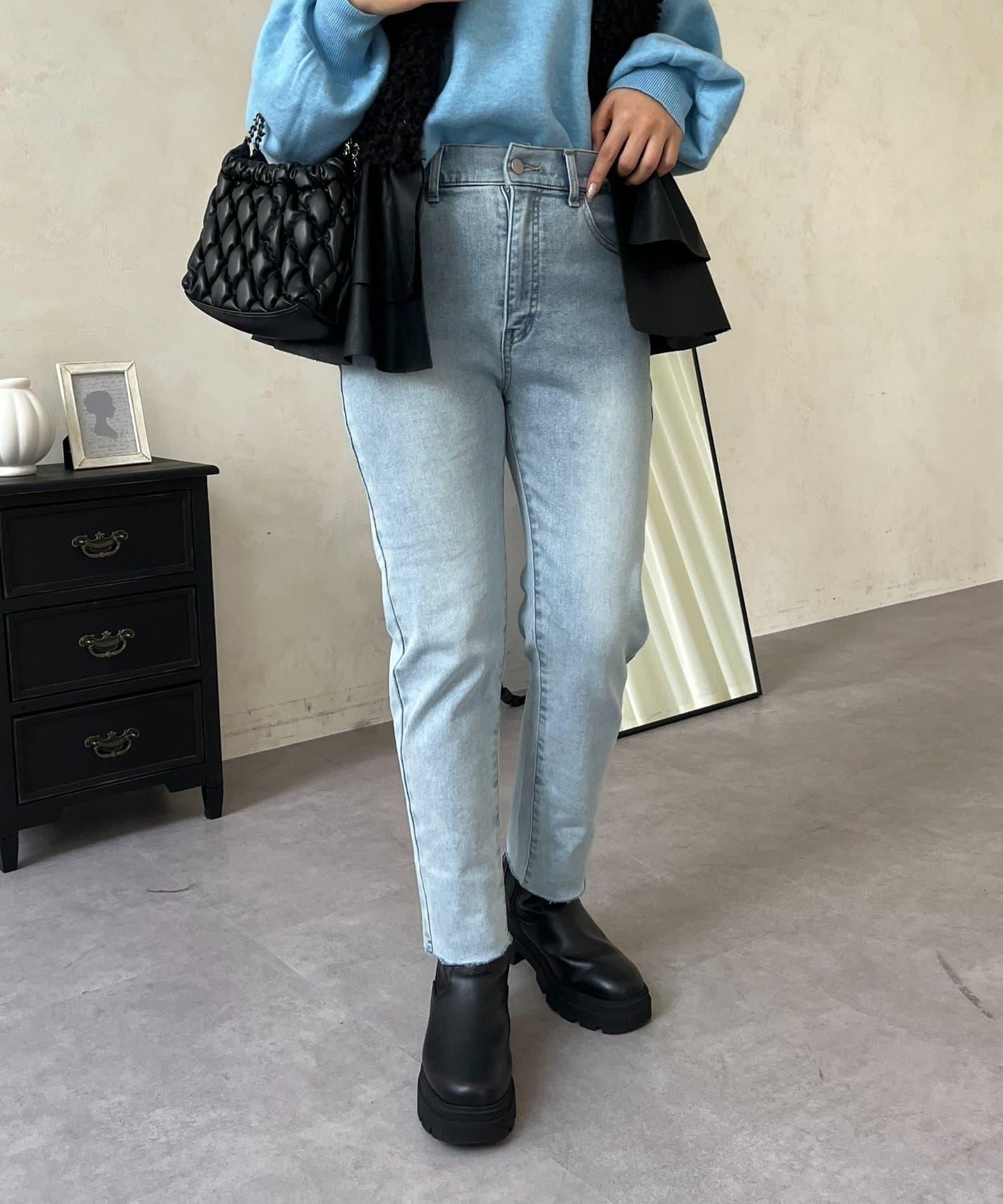 【MOMO】內層微絨彈力錐形牛仔褲