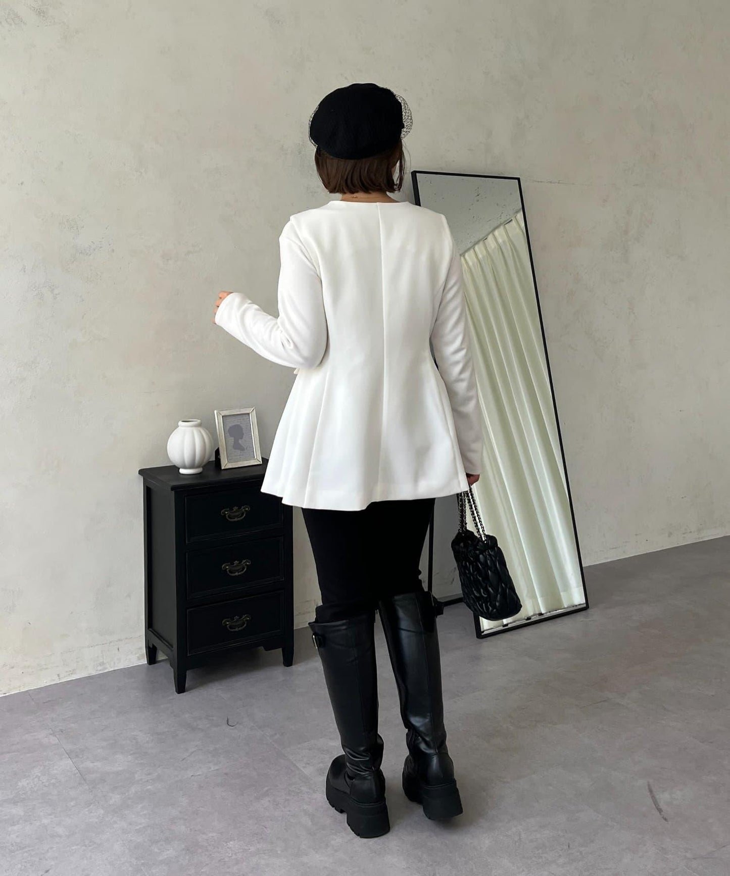 【MOMO】荷葉邊V領無袖外套