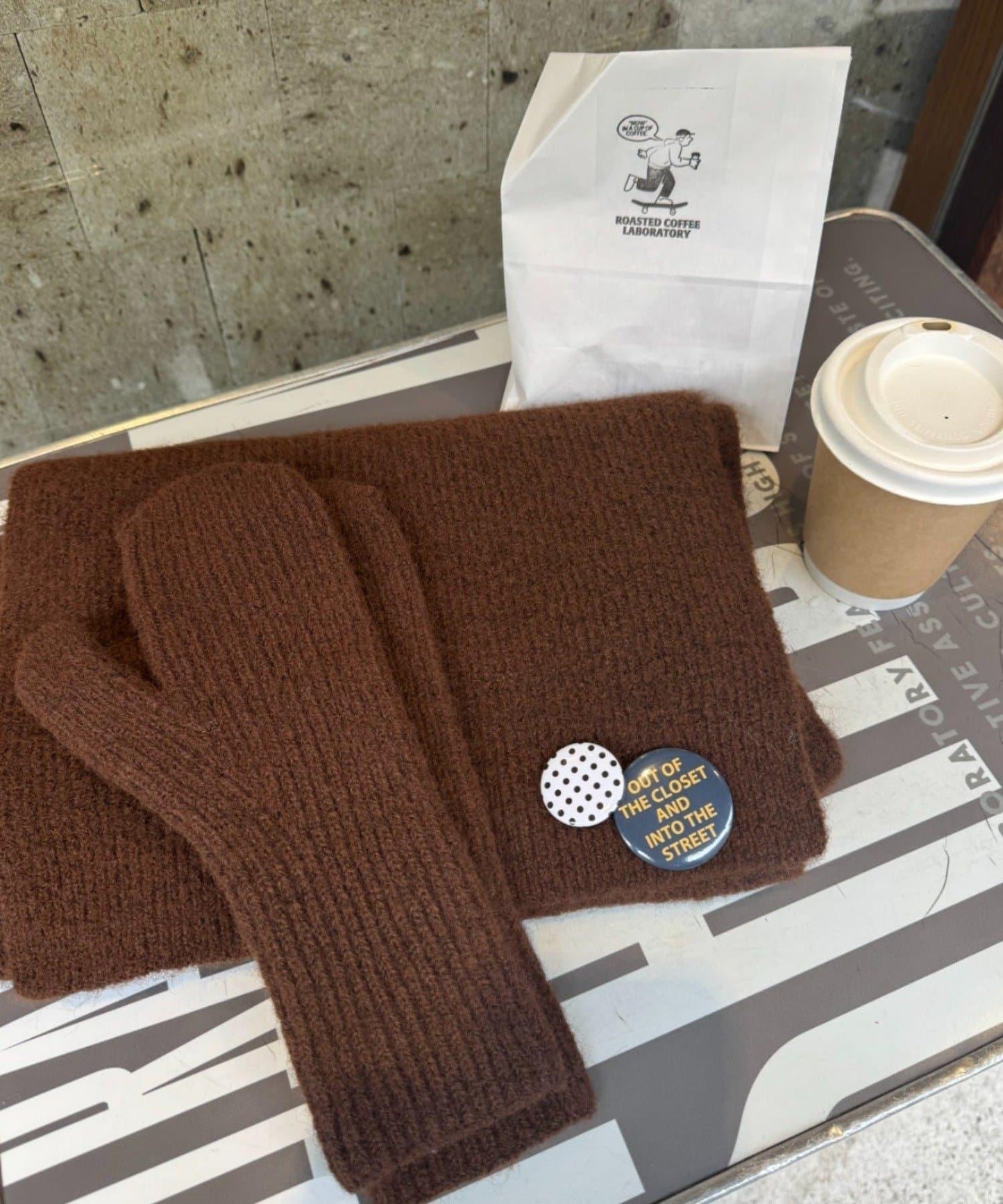 附徽章圍巾×手套三件套