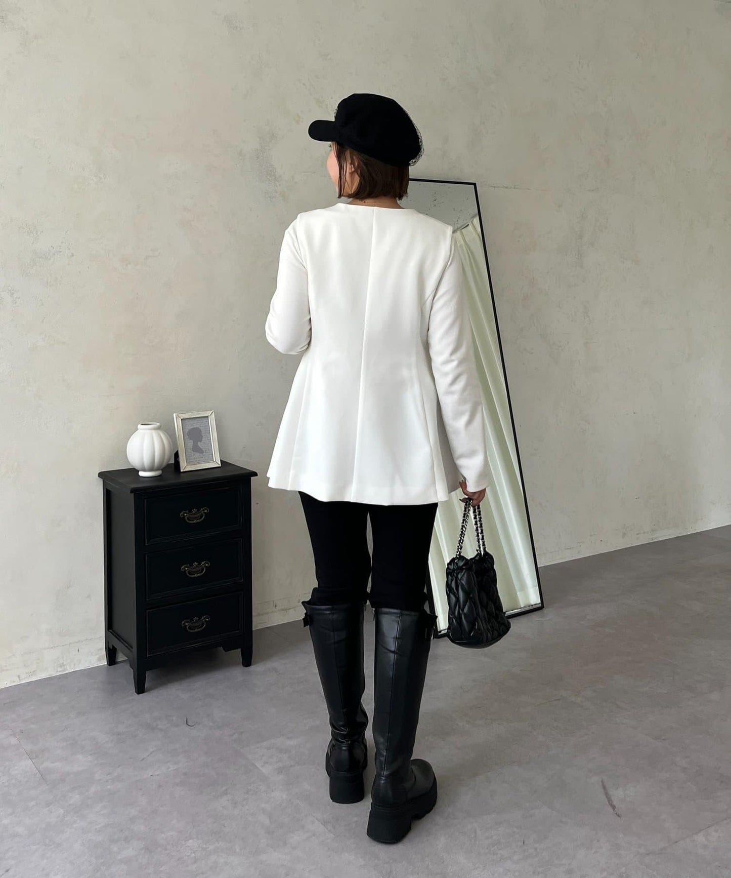 【MOMO】荷葉邊V領無袖外套