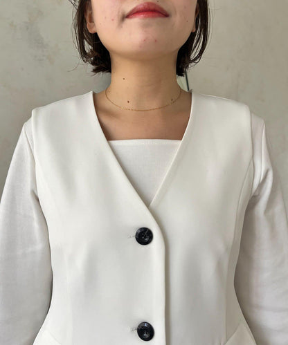 【MOMO】荷葉邊V領無袖外套