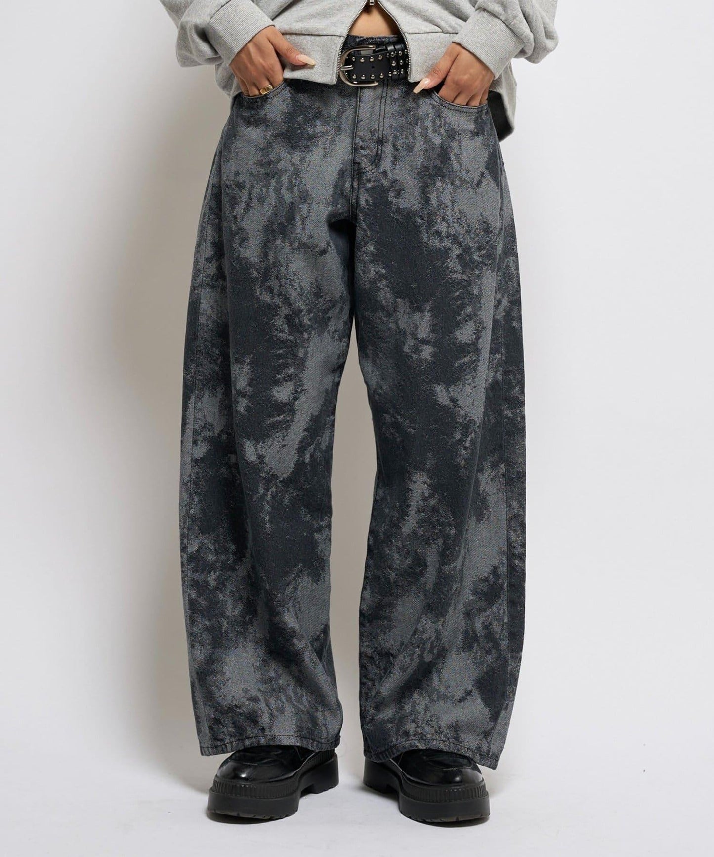 【WHO'S WHO gallery】多款圖案低腰牛仔褲