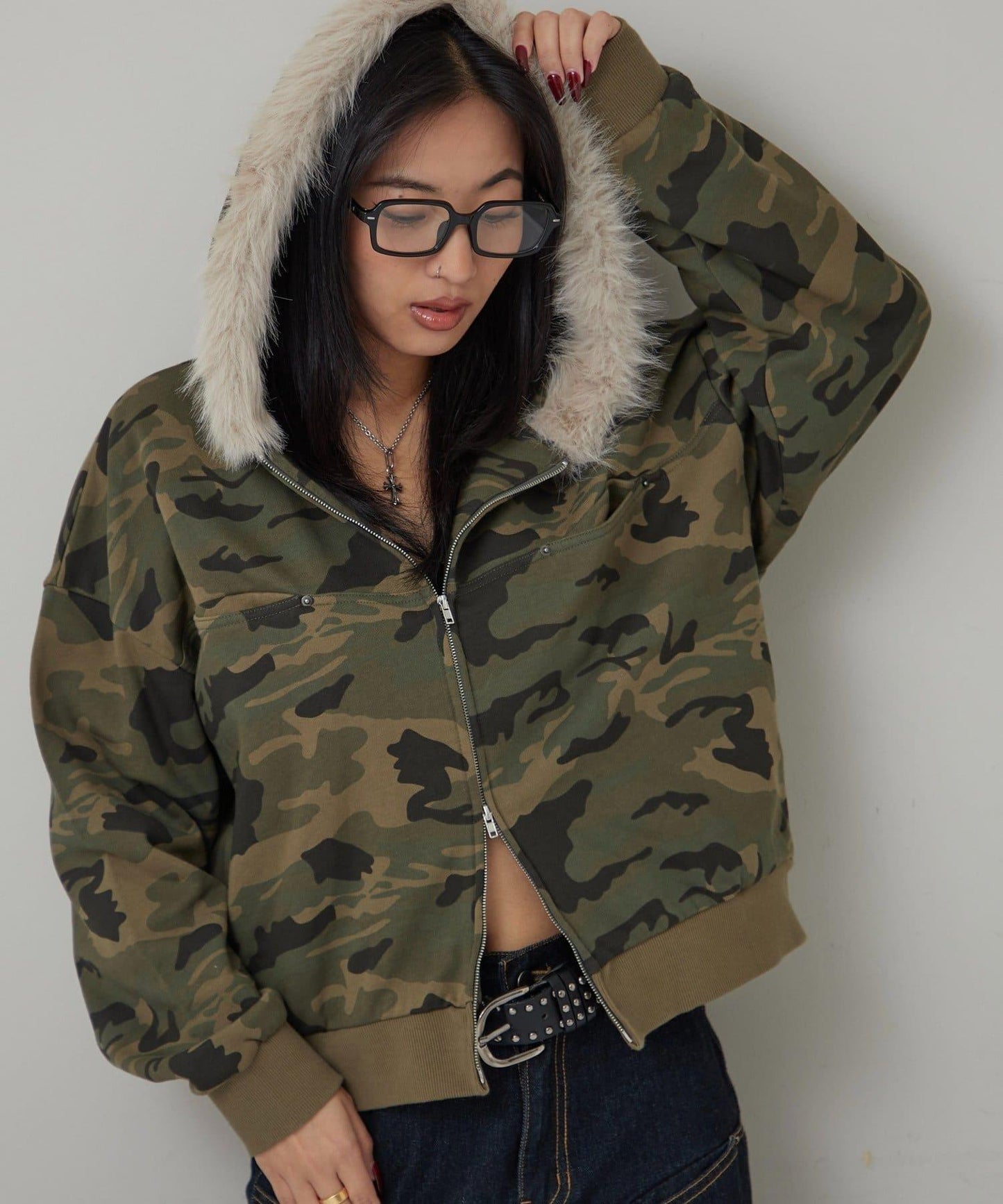 斜插口袋毛絨連帽衫