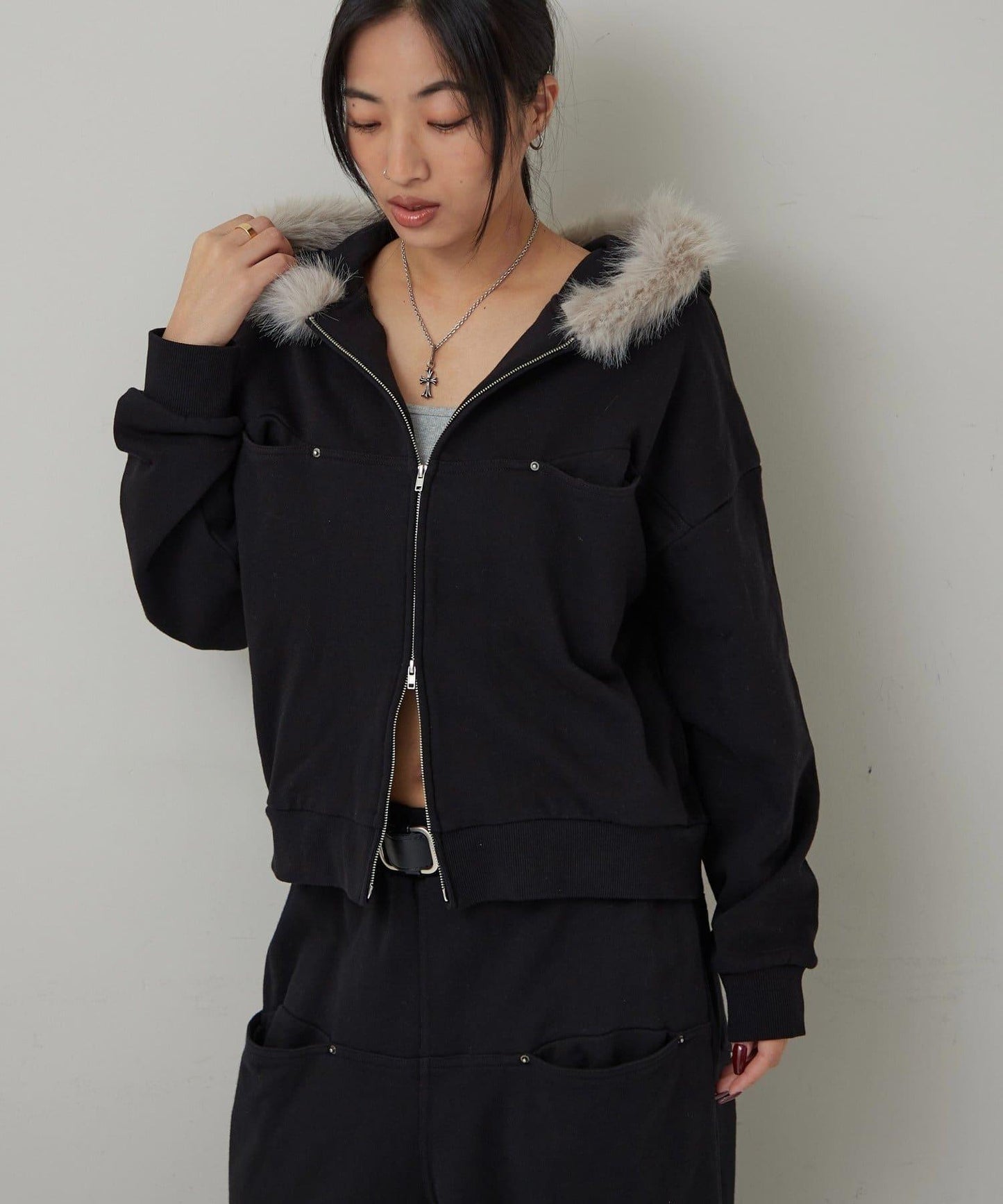 斜插口袋毛絨連帽衫