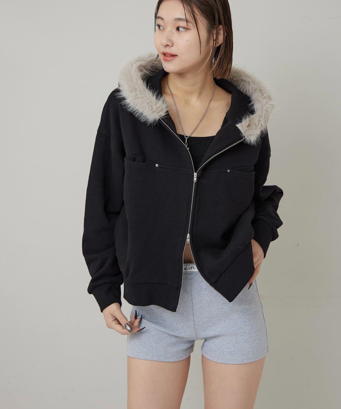 斜插口袋毛絨連帽衫